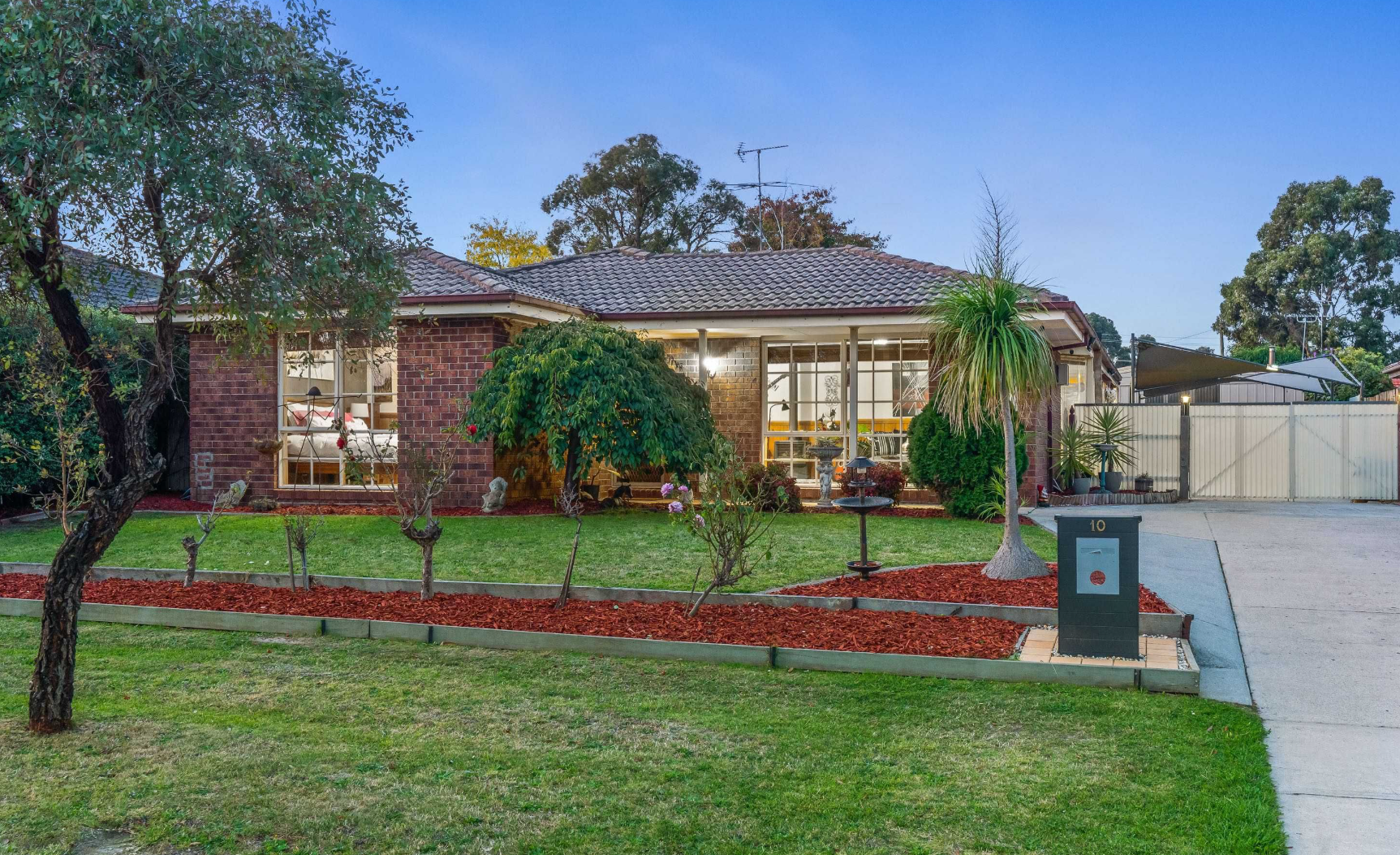 10 Nabilla Court, Pakenham, VIC 3810, Pakenham - Thumbnail 2