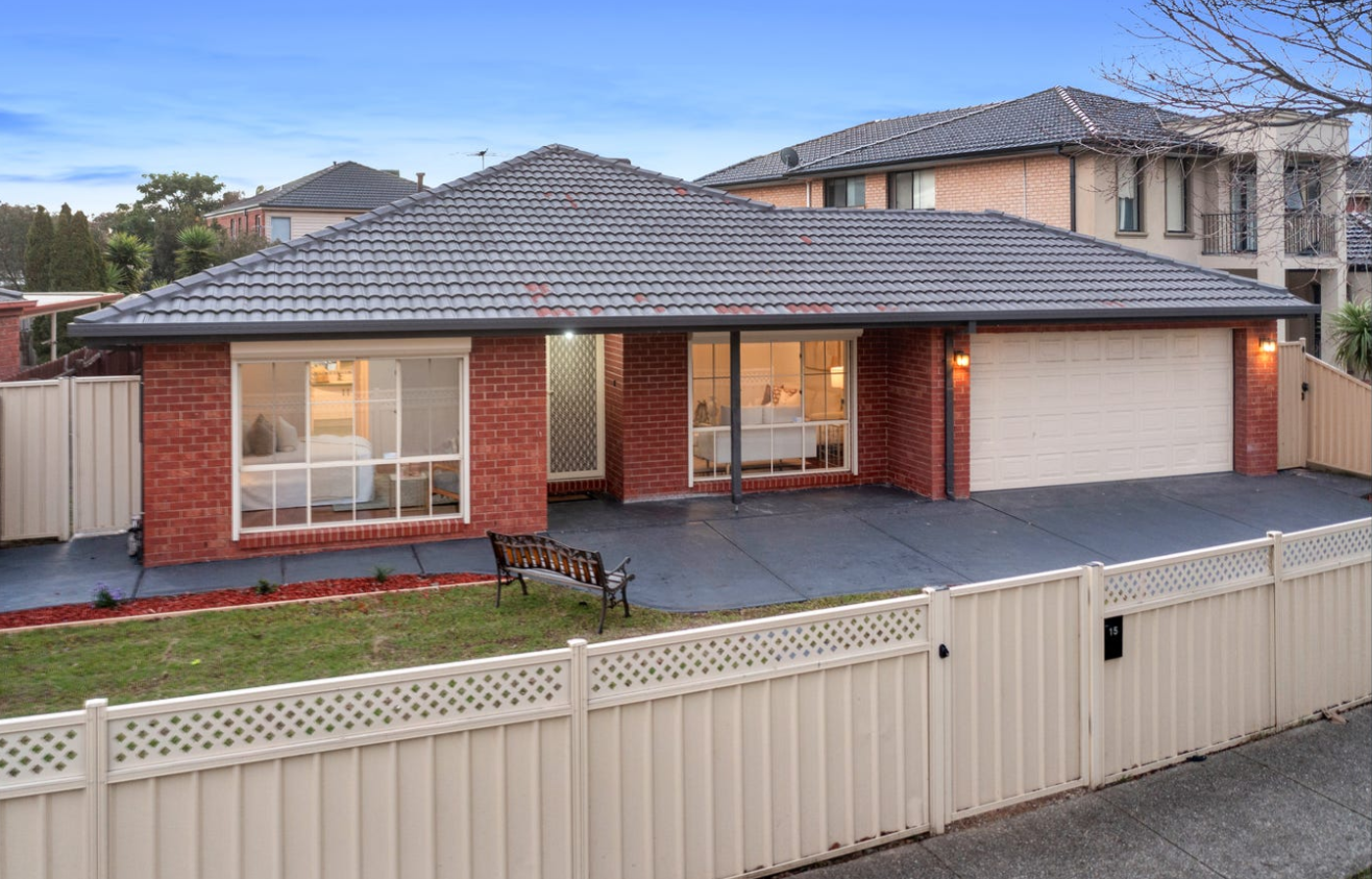 15 Santa Cruz Boulevard, Roxburgh Park VIC
