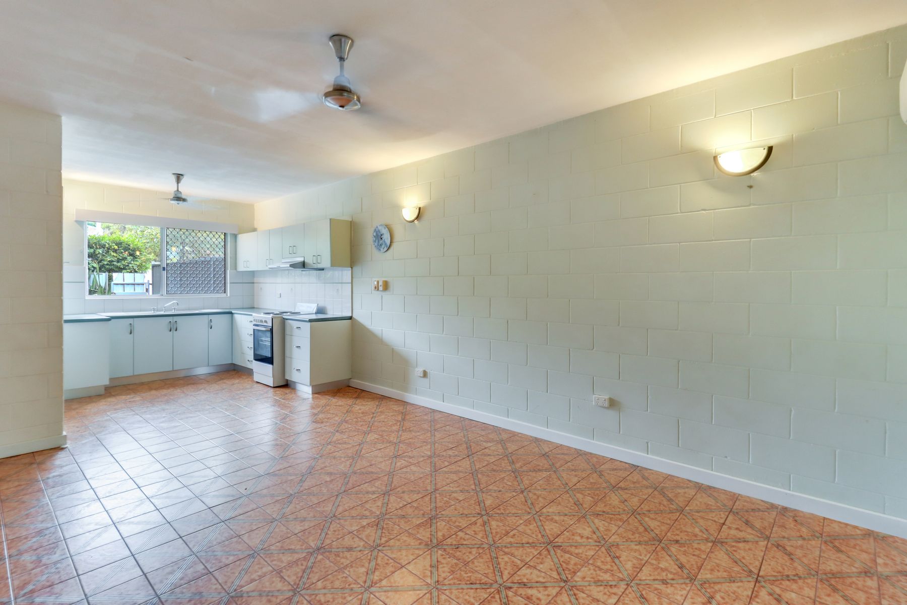 4/144 Casuarina Drive, Nightcliff, NT 0810, Nightcliff - Thumbnail 2