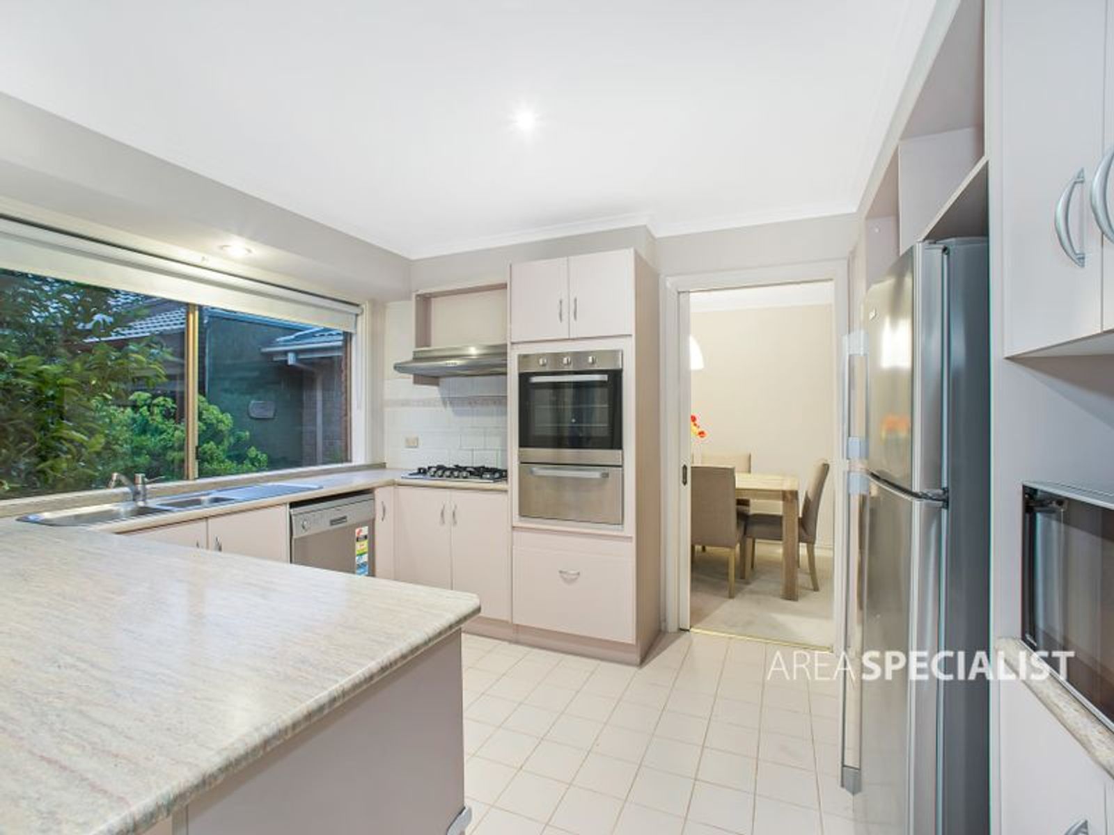 32 Lorenzo Way, Aspendale Gardens, VIC 3195, Aspendale Gardens - Thumbnail 4
