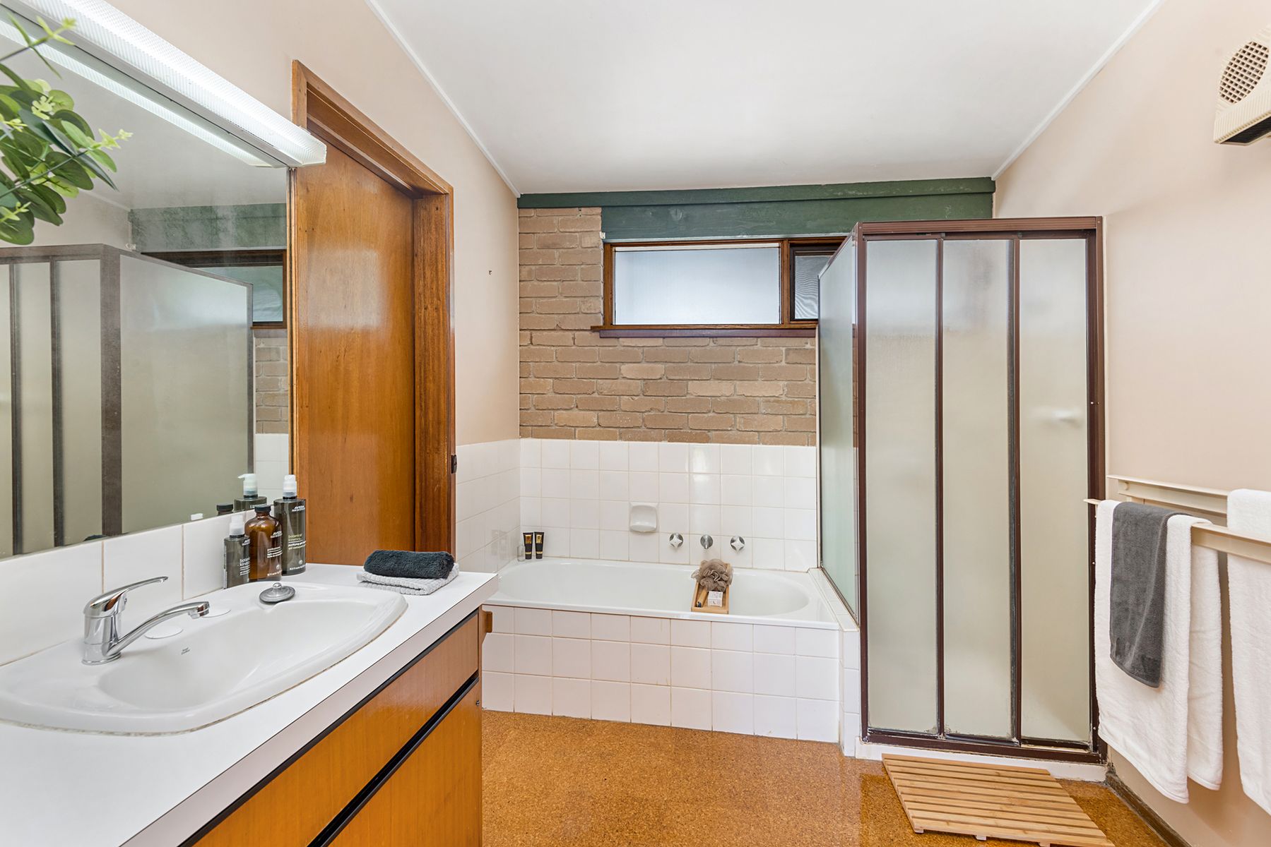 19 Strathdale Crescent, Strathdale, VIC 3550, Strathdale - Thumbnail 6