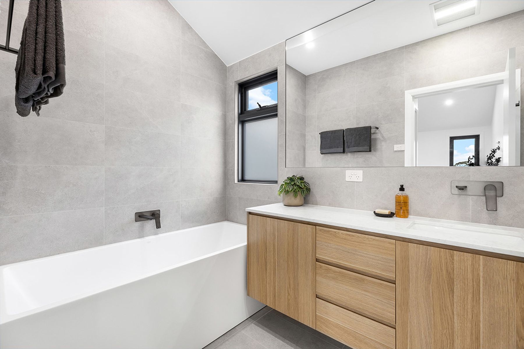 2/129 Gordon Avenue, Hamilton South NSW 2303, Merewether - Thumbnail 8