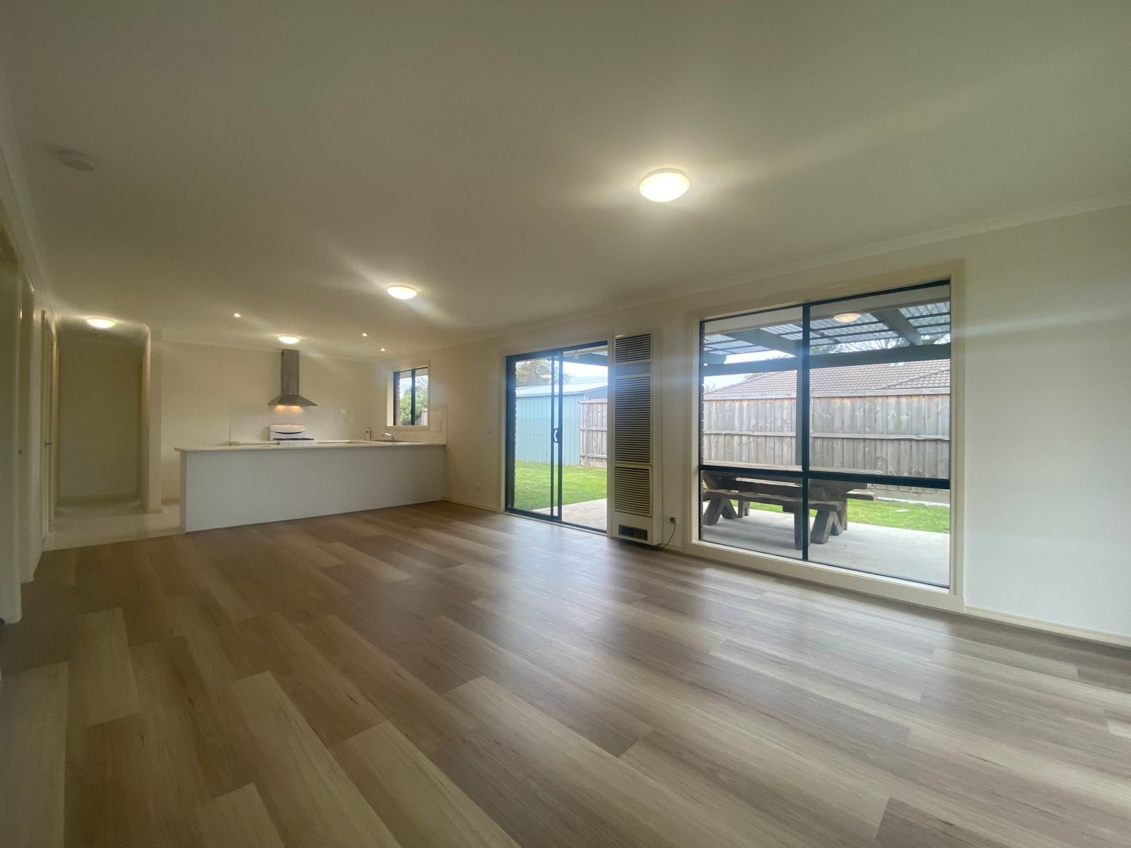 6 Broadbent Way, Pakenham, VIC 3810, Pakenham - Thumbnail 3