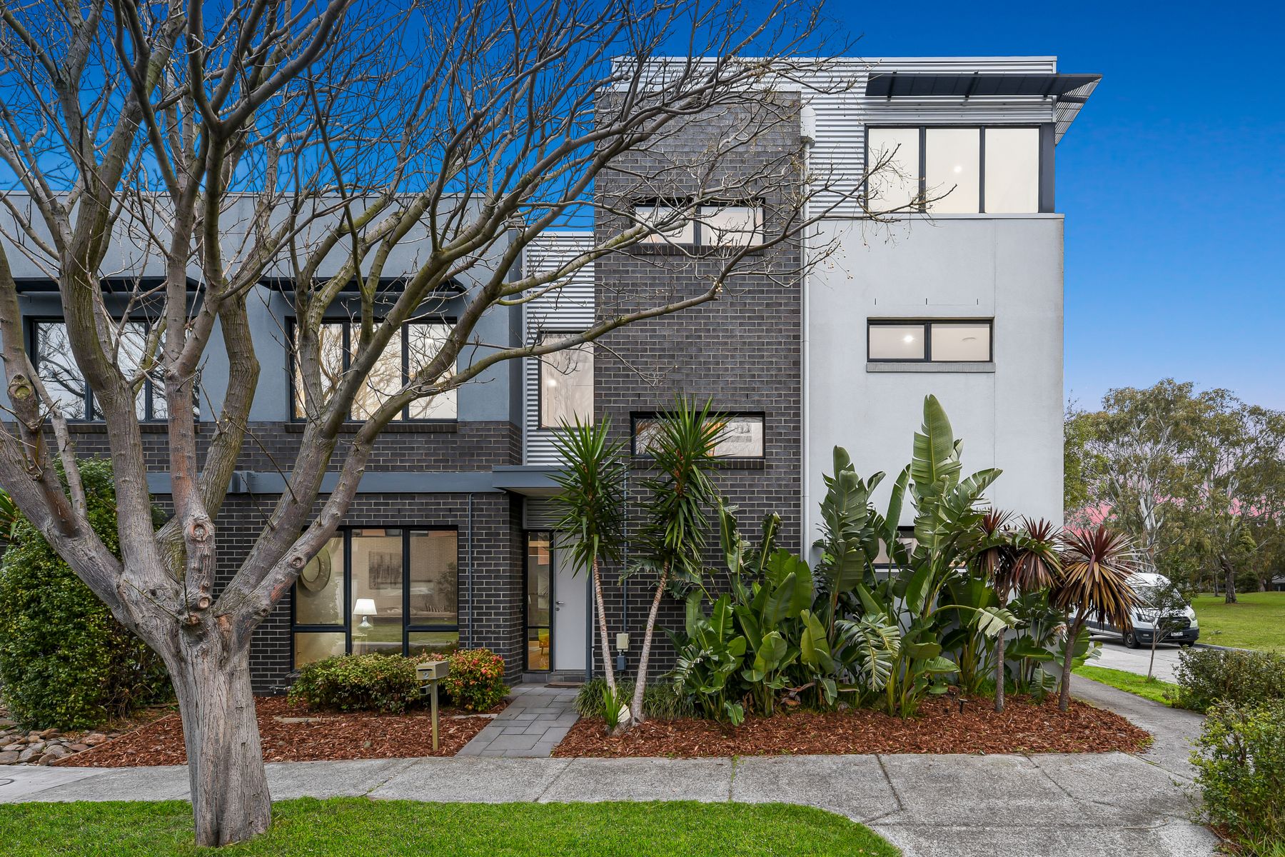 2 Dresden Drive, Waterways, VIC 3195, Waterways - Thumbnail 3