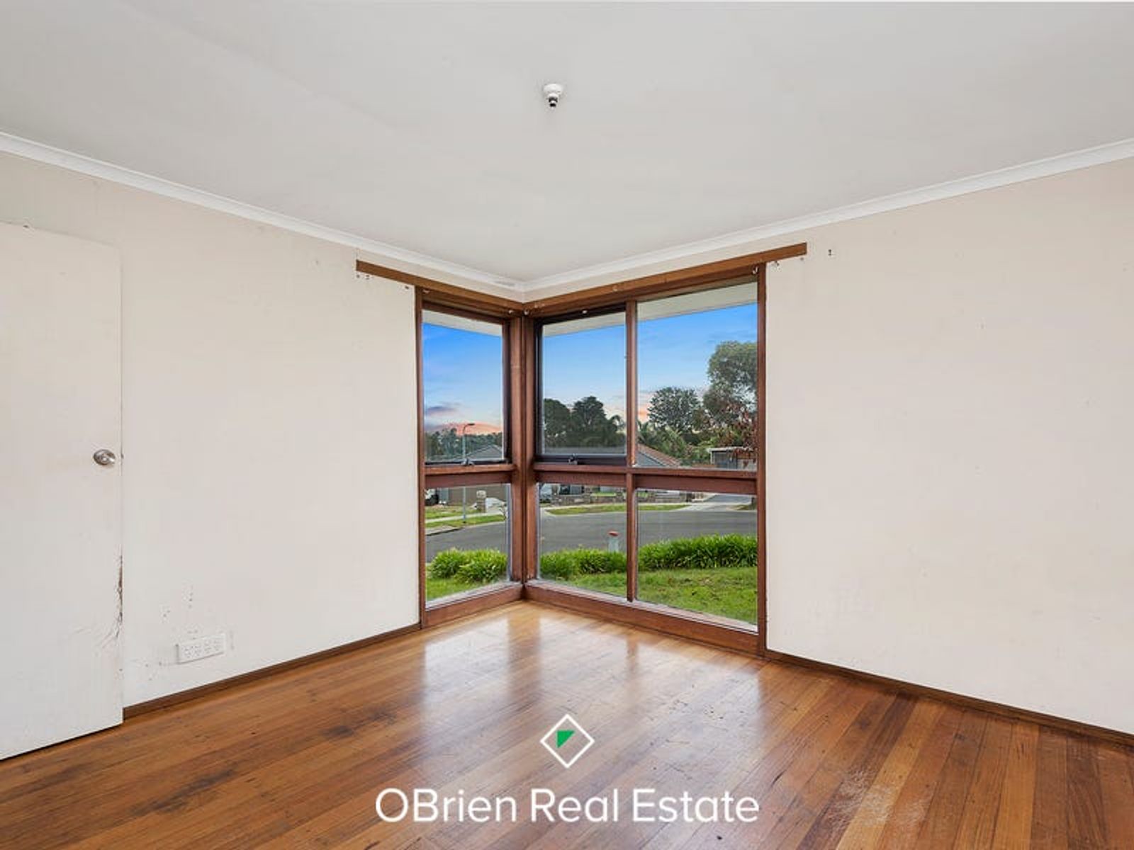 6 Hardman Court, Endeavour Hills, VIC 3802, Endeavour Hills - Thumbnail 2