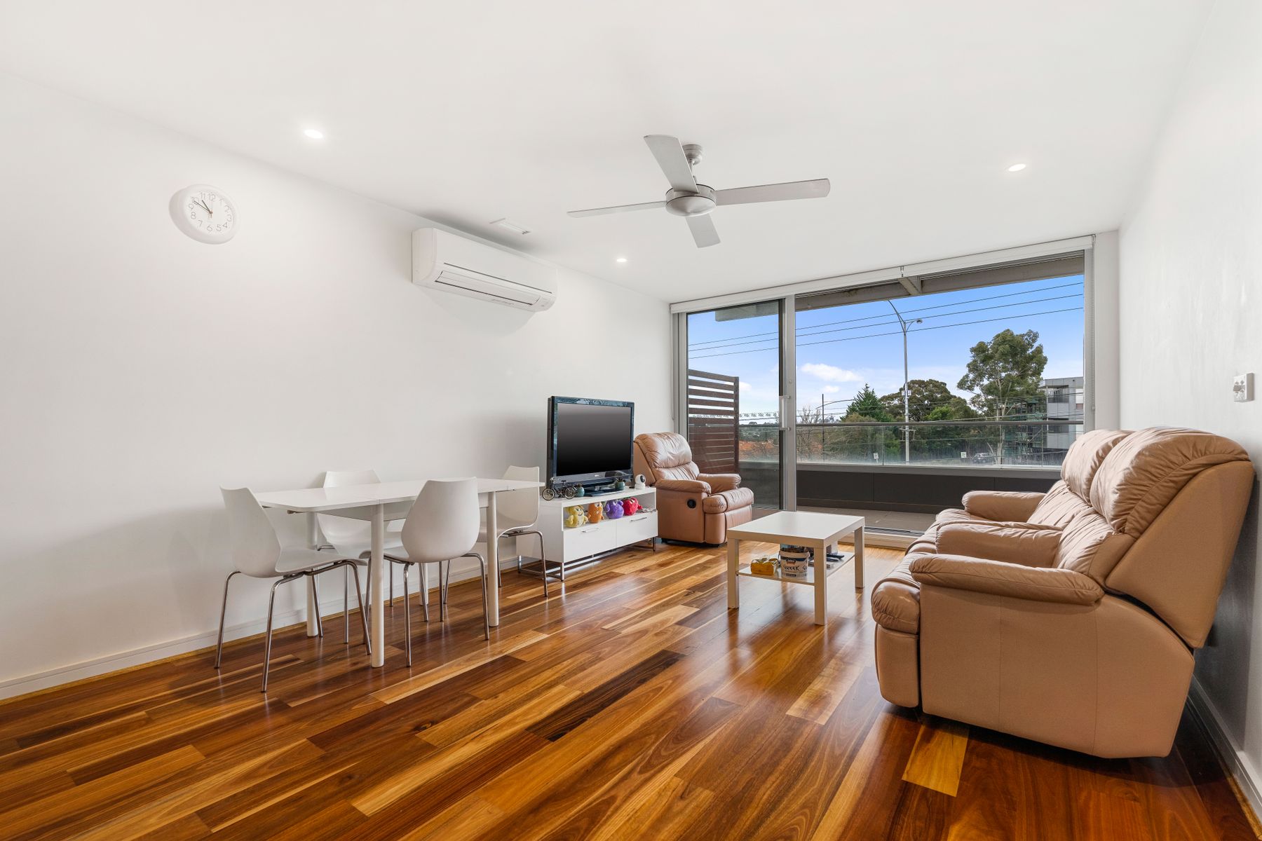 308/326, Burwood - Thumbnail 3