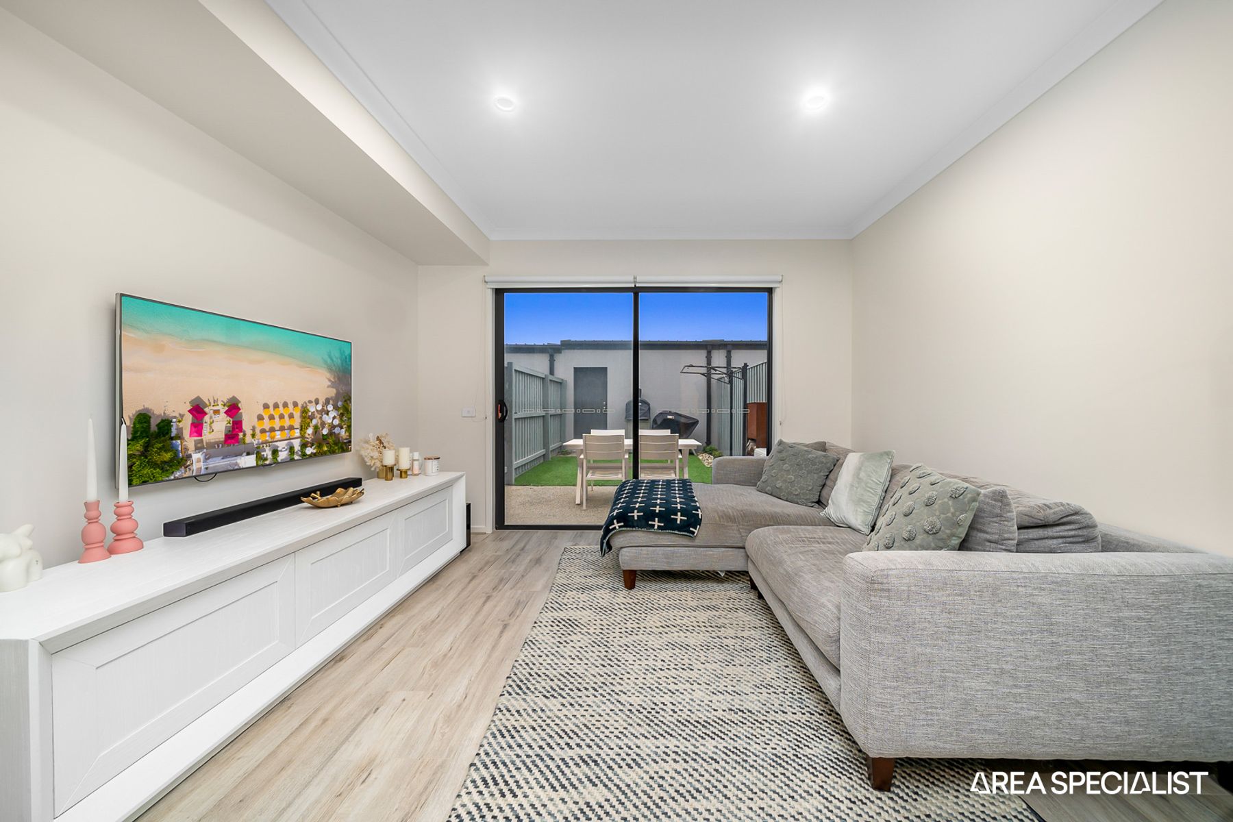 33B Odeon Avenue, Clyde North, VIC 3978, Clyde North - Thumbnail 2