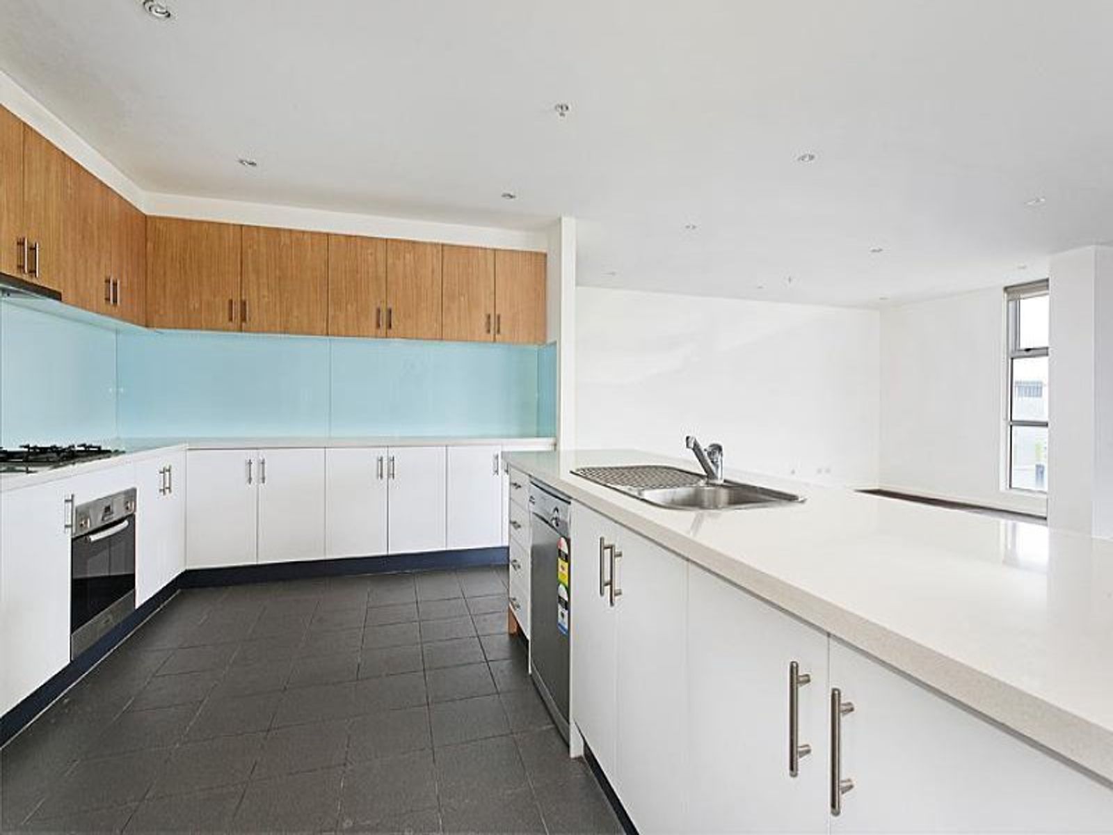 601/250 Barkly Street, Footscray - Thumbnail 3