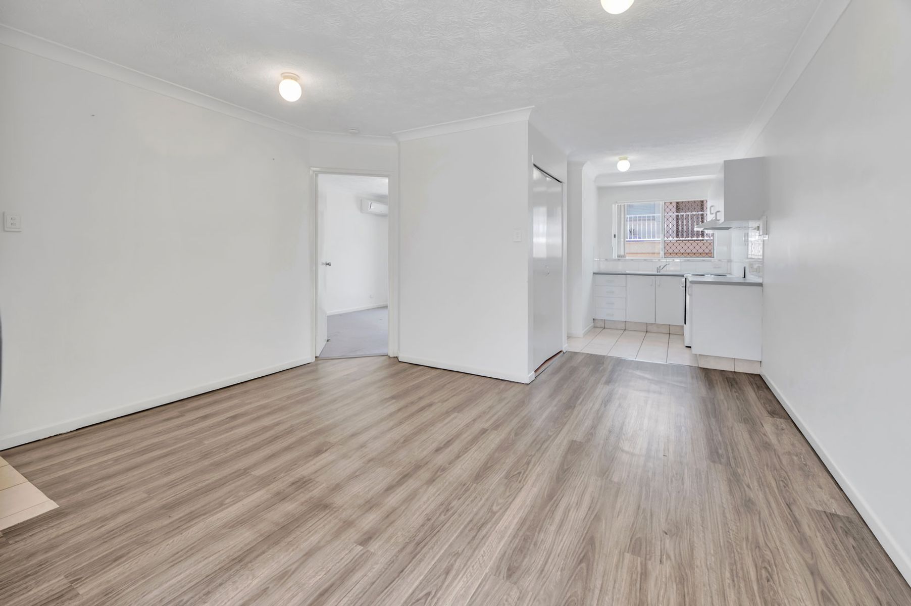 5/25-27 Darrambal Street, Chevron Island QLD 4217, Chevron Island - Thumbnail 3
