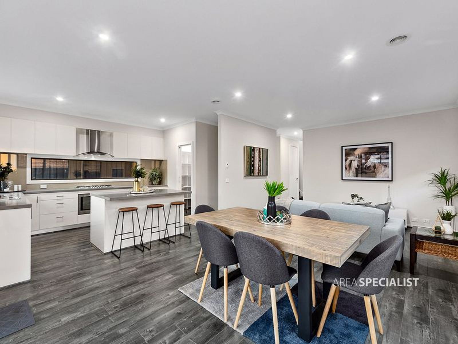 12 Featherdown Way, Clyde North, VIC 3978, Clyde North - Thumbnail 5