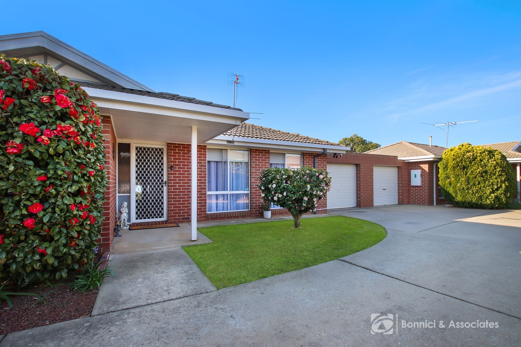 1/72 Mayfair Drive, West Wodonga - Image 1