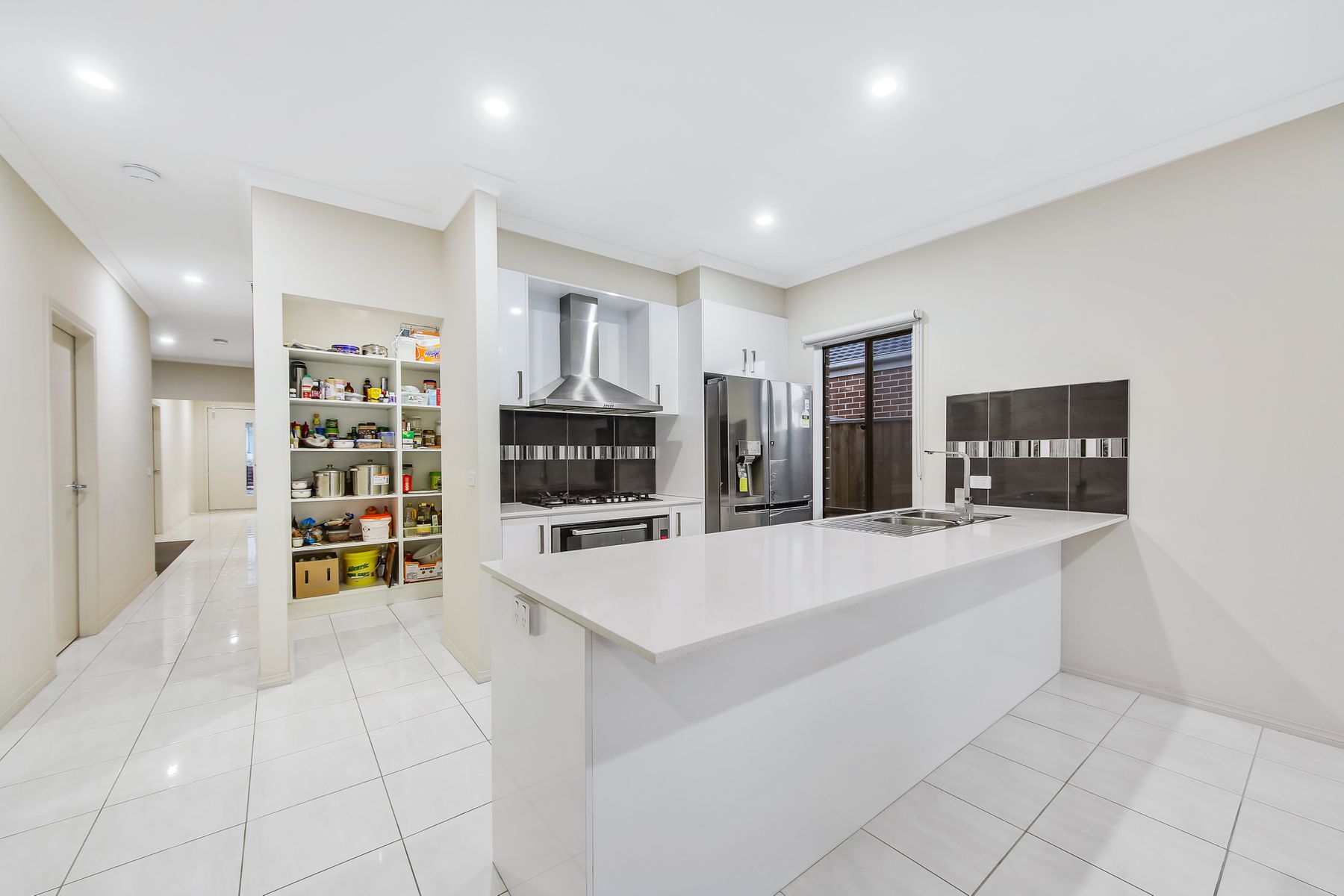27 Vermillion Drive, Clyde North, VIC 3978, Clyde North - Thumbnail 4