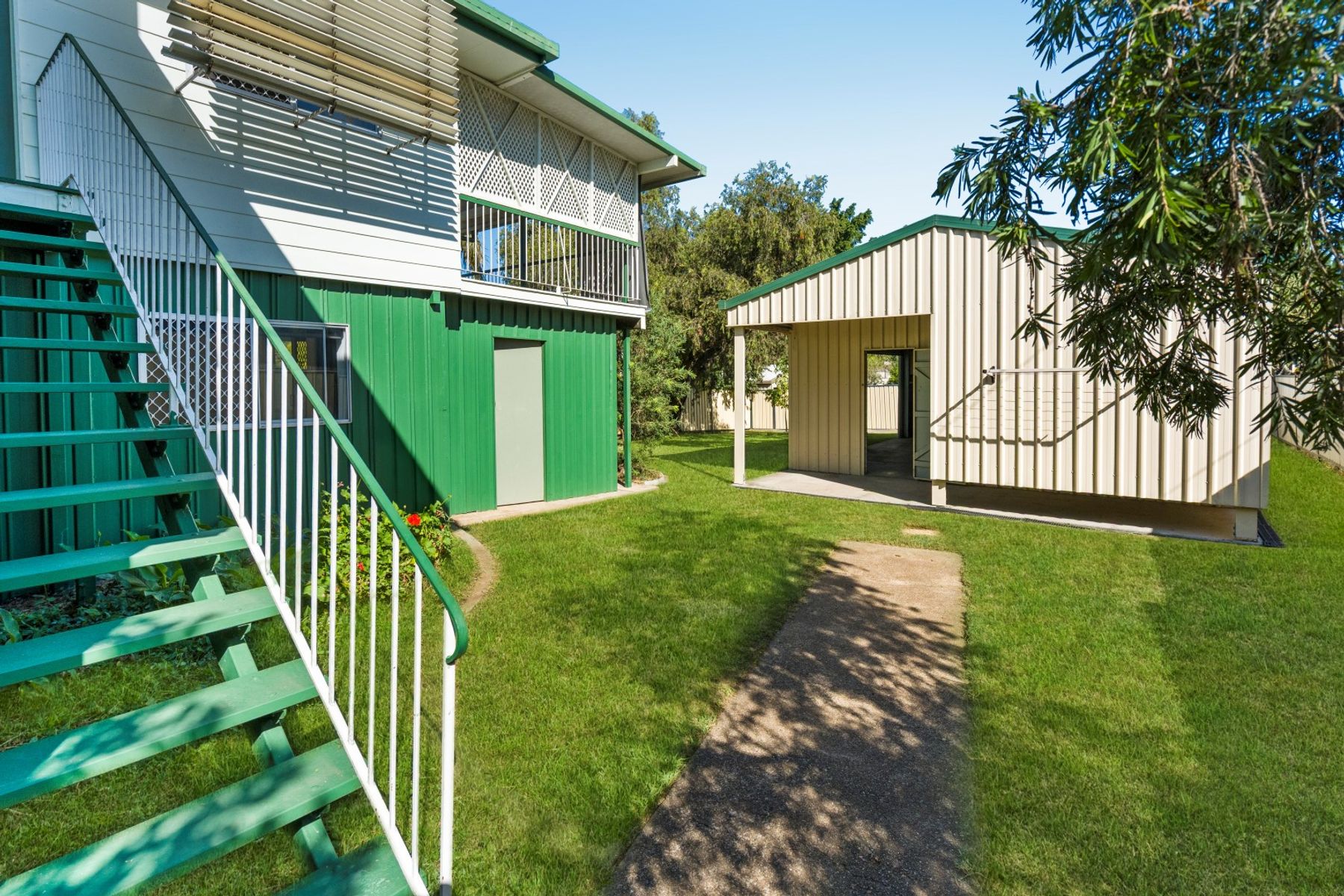 221 Blackstone Road, Silkstone QLD 4304