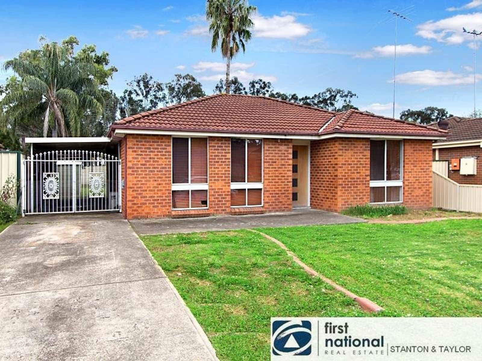 9 CARNATION Place, Claremont Meadows - Thumbnail 3
