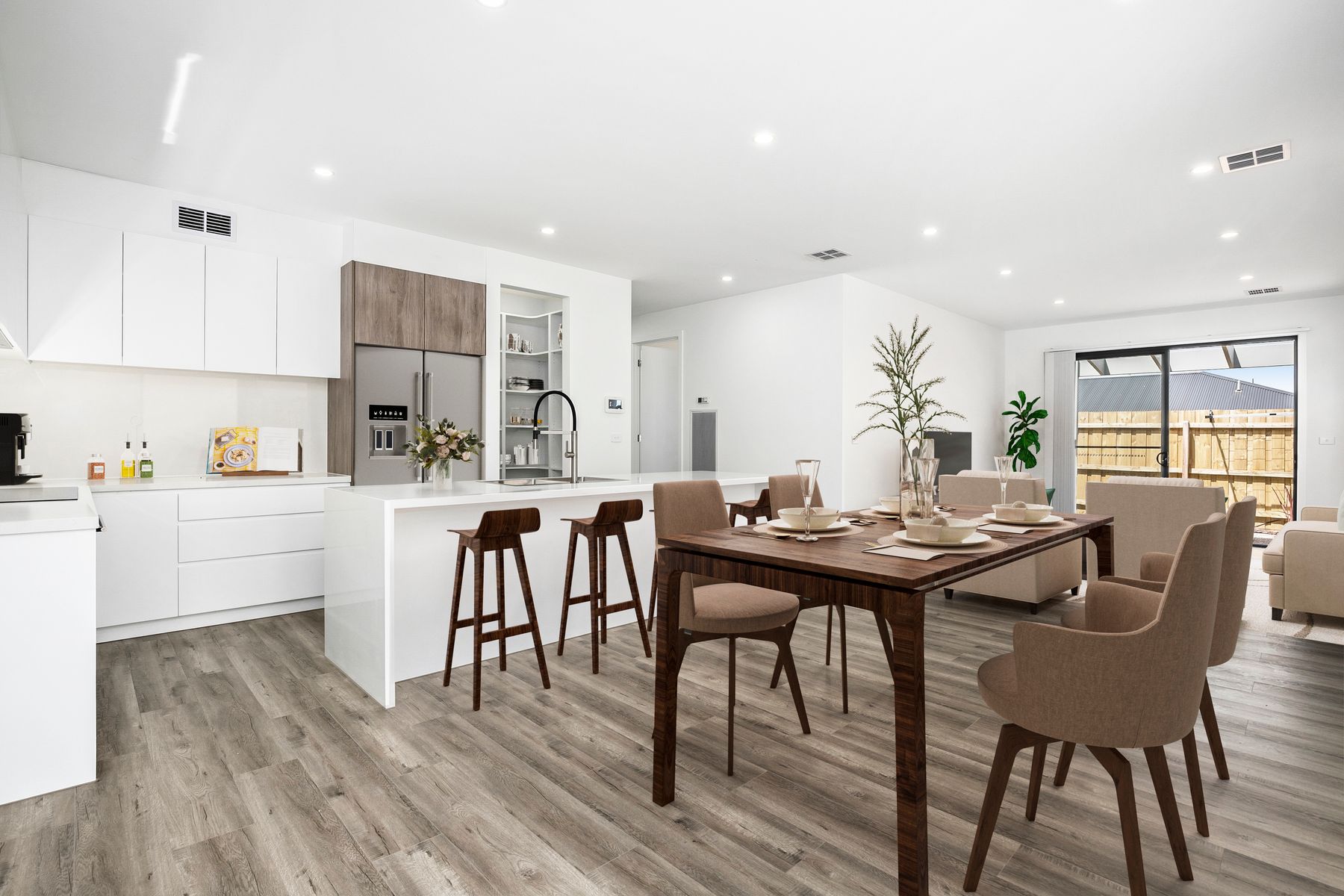 24 Normanby Boulevard, Bonnie Brook - Thumbnail 2