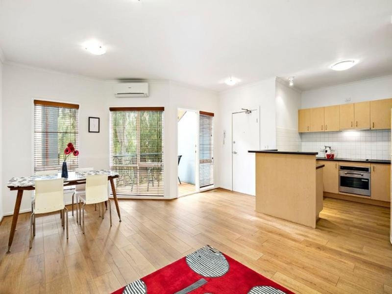 18/8-32 Howlett Street, Kensington - Thumbnail 2