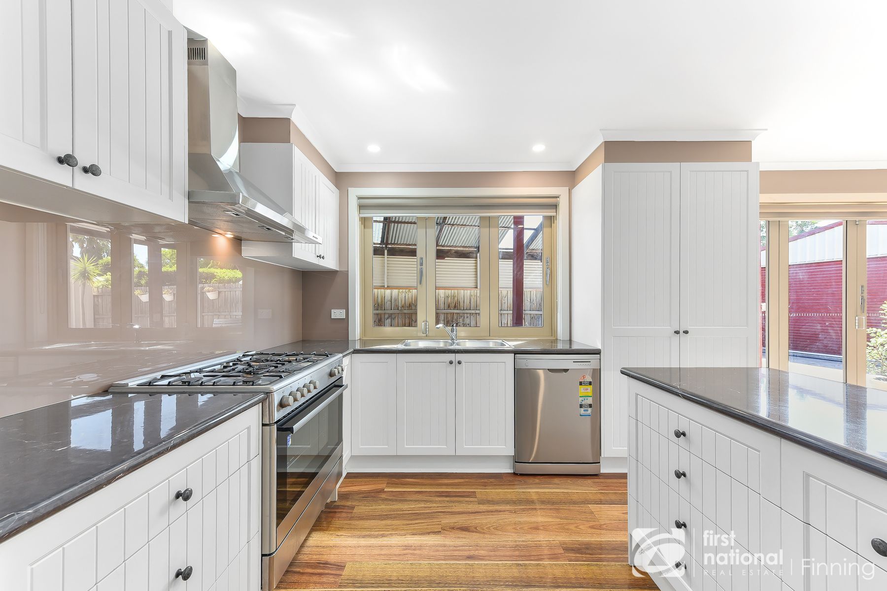 1 Lawson Close, Cranbourne VIC 3977, Cranbourne - Thumbnail 5