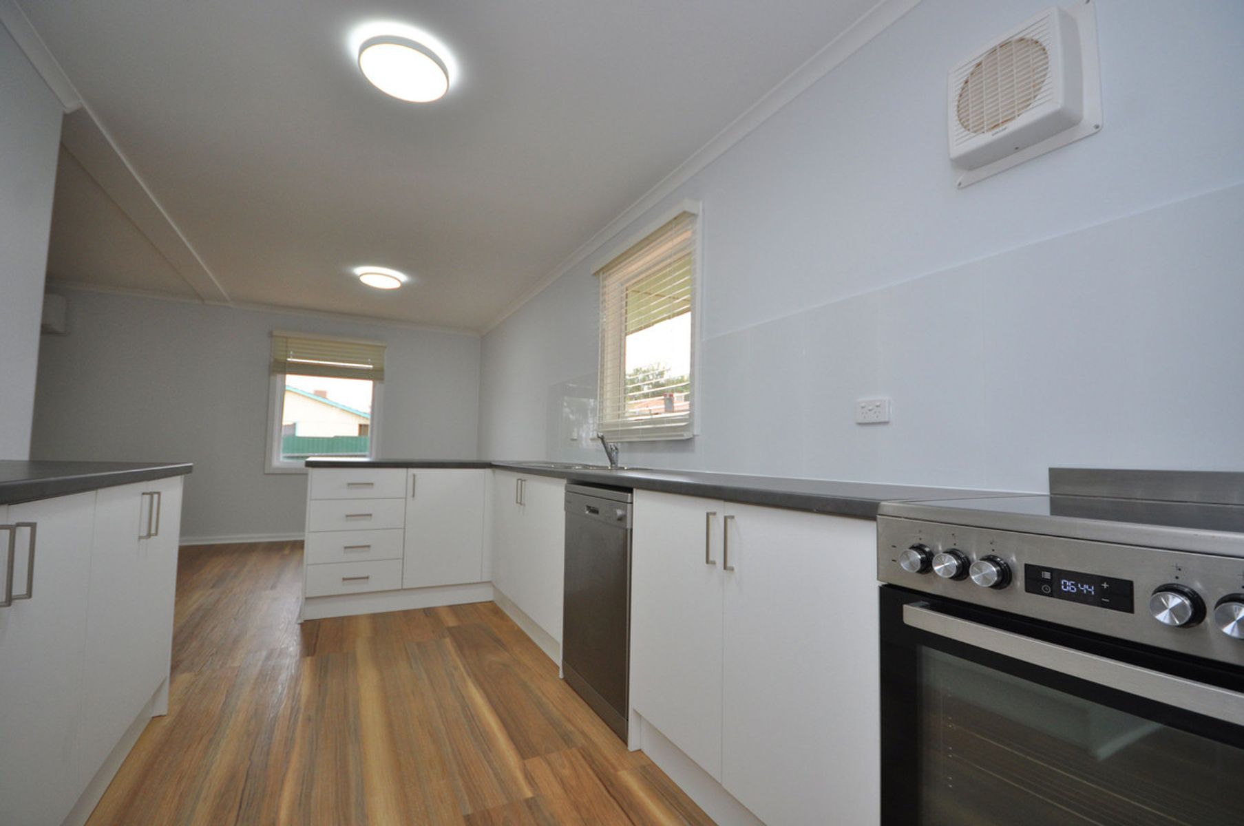34 Larkin Crescent, Port Augusta SA 5700, Port Augusta - Thumbnail 3