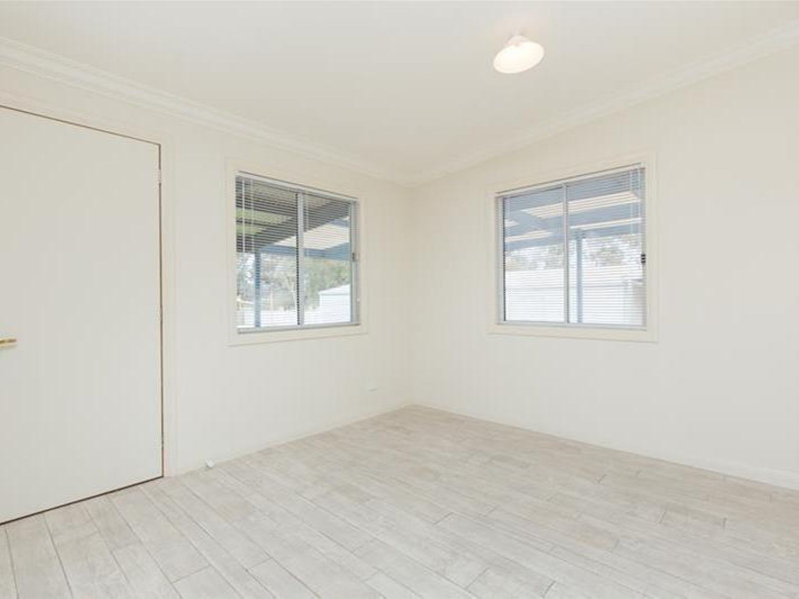 18 Montana Avenue, Cardross - Thumbnail 6