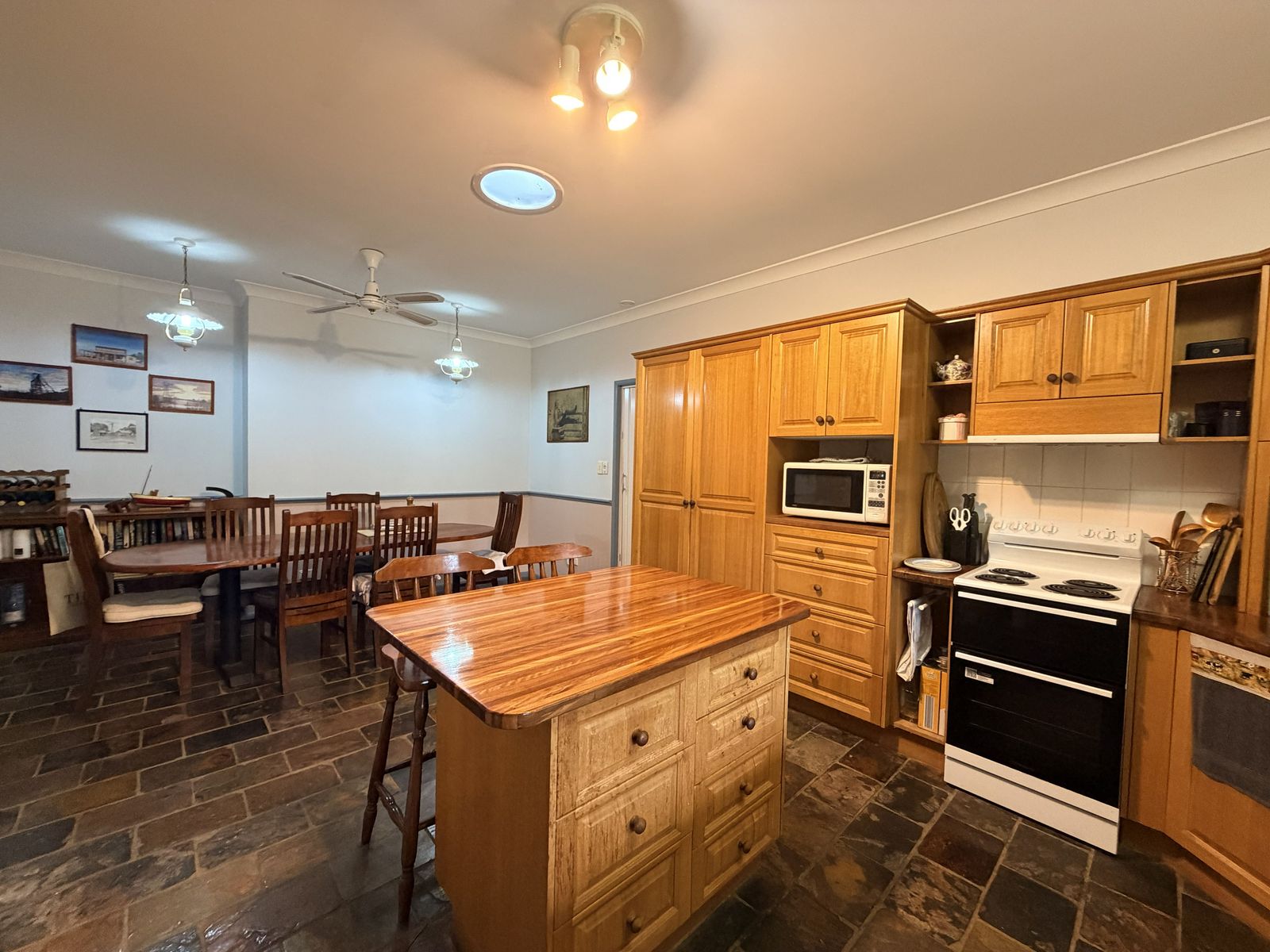 20 GREGORY DRIVE, Redridge QLD 4660, Redridge - Thumbnail 3