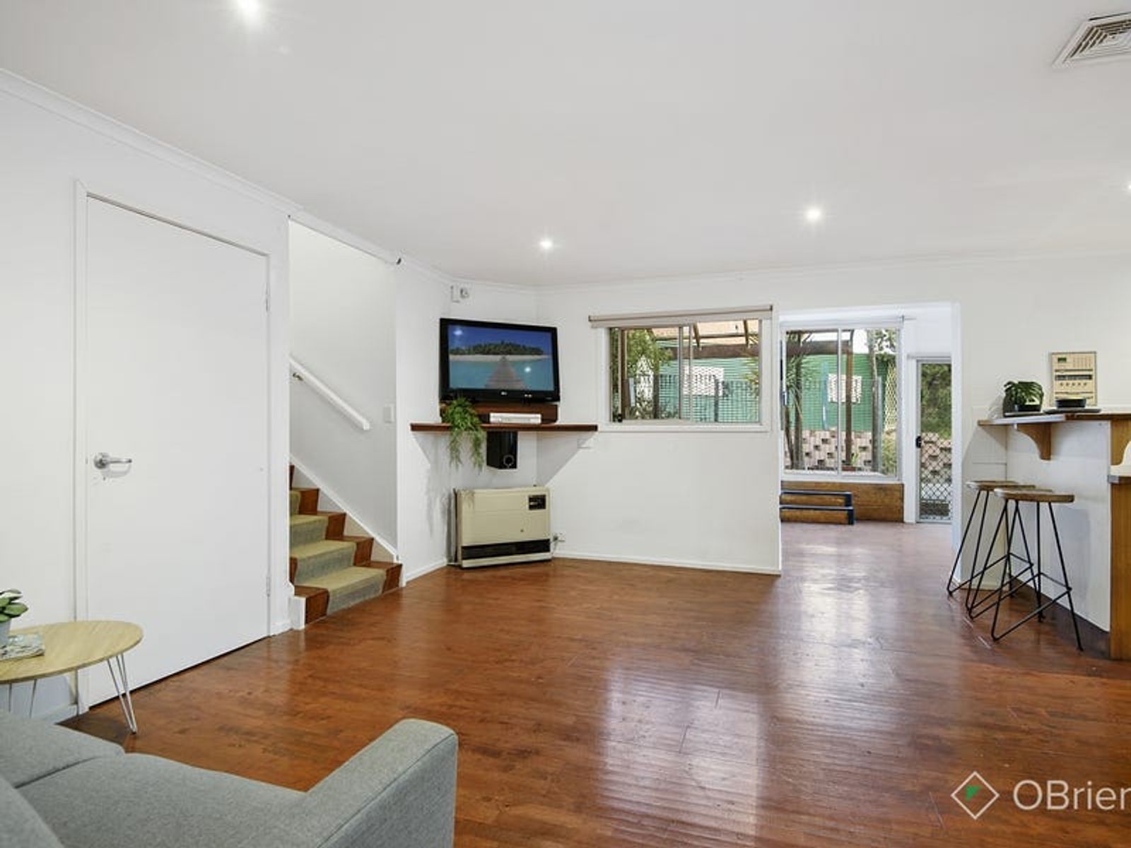 10 Armiston Court, Endeavour Hills, VIC 3802, Endeavour Hills - Thumbnail 4