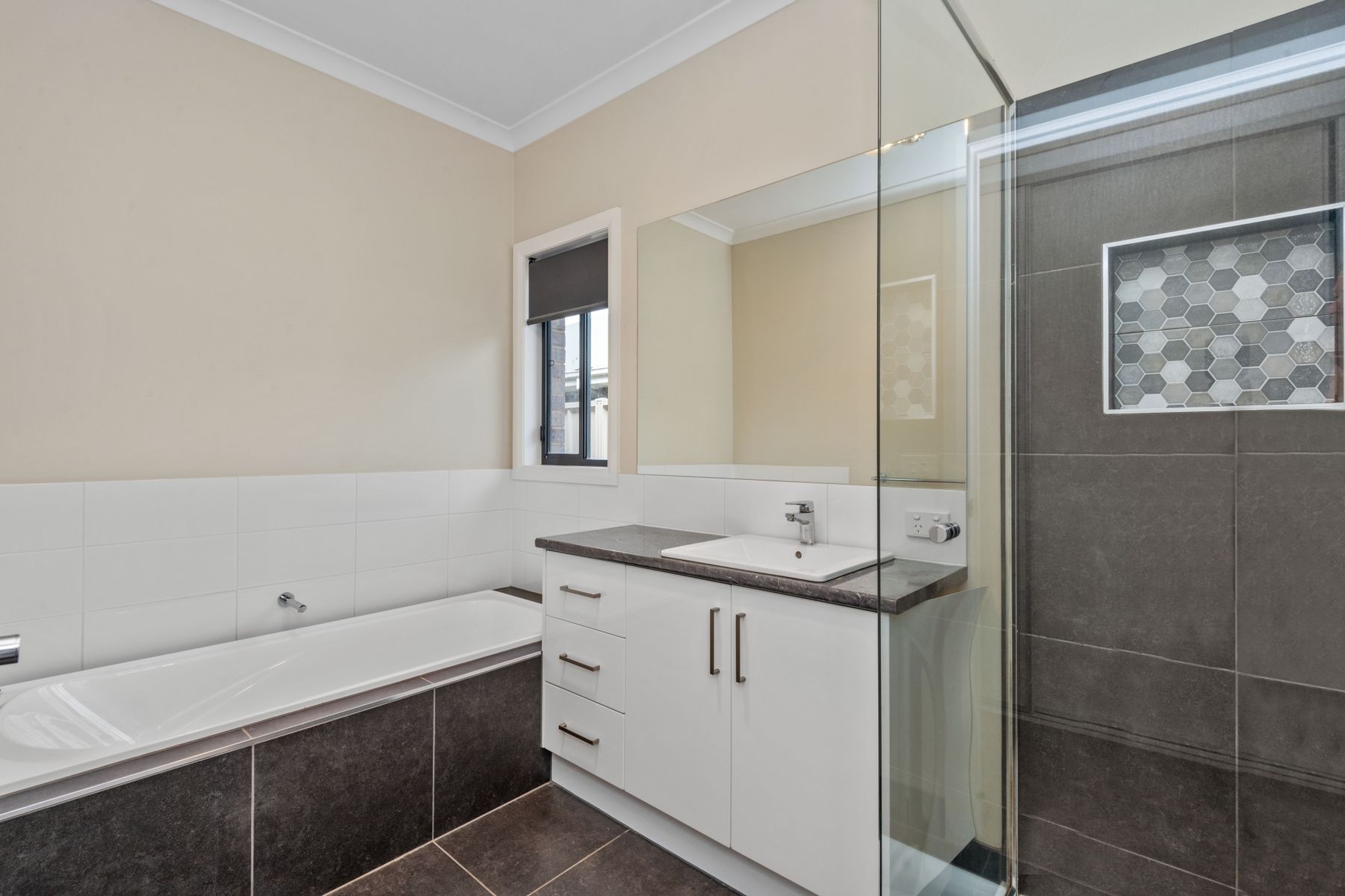 6 Cumberland Terrace, Strathfieldsaye, VIC 3551, Strathfieldsaye - Thumbnail 5