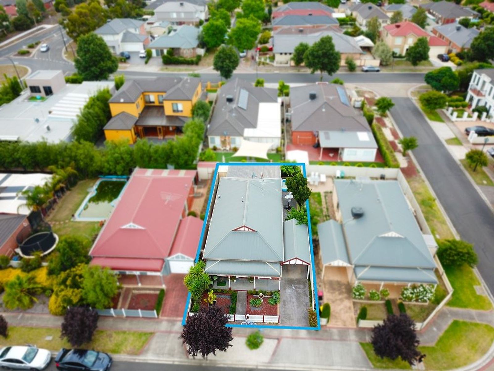 6 Heaton Court, Caroline Springs, VIC 3023, Caroline Springs - Thumbnail 2