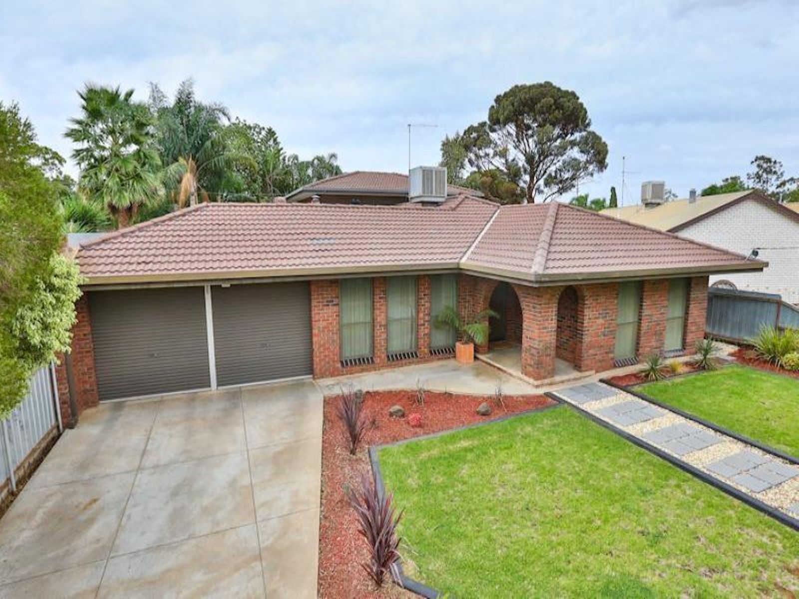 18 Eulinga Drive