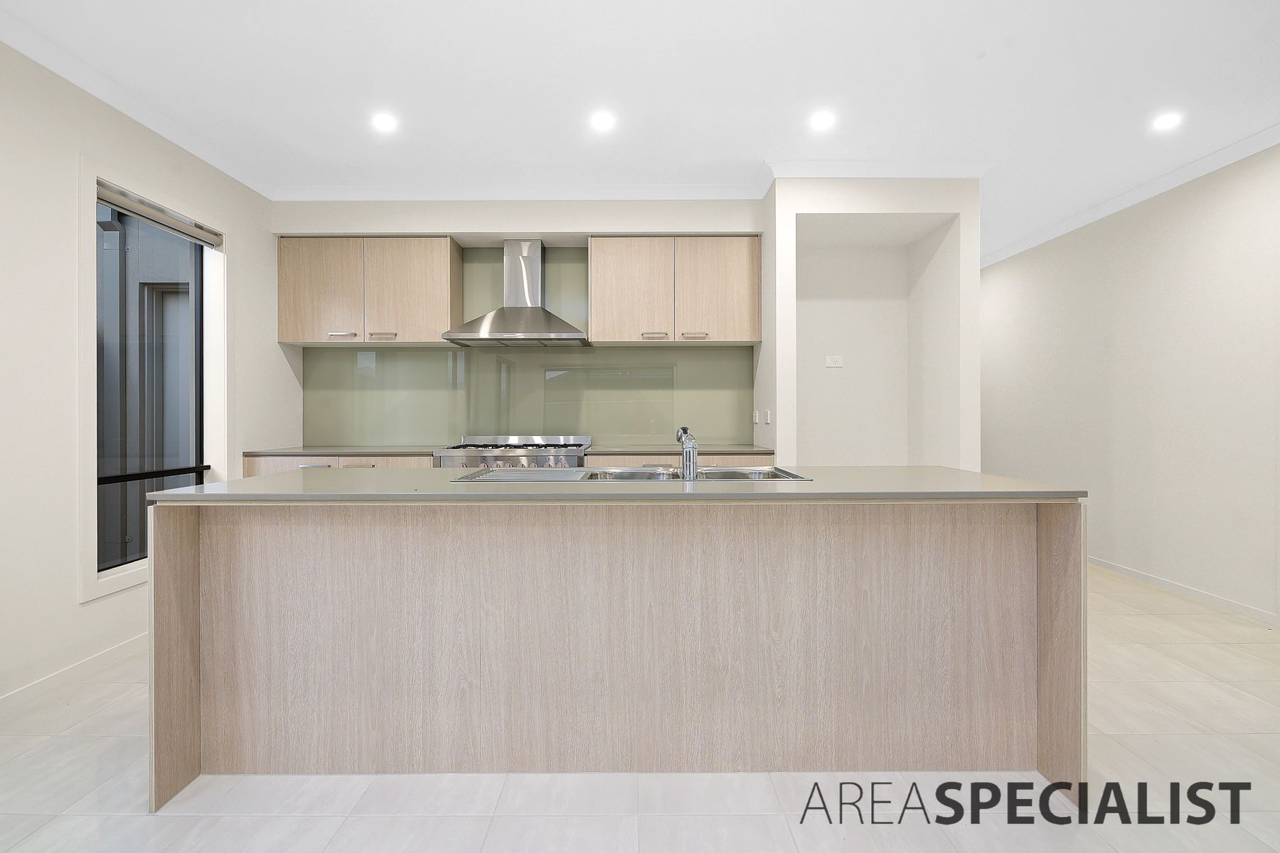 14 Gingera Street, Clyde North, VIC 3978, Clyde North - Thumbnail 4