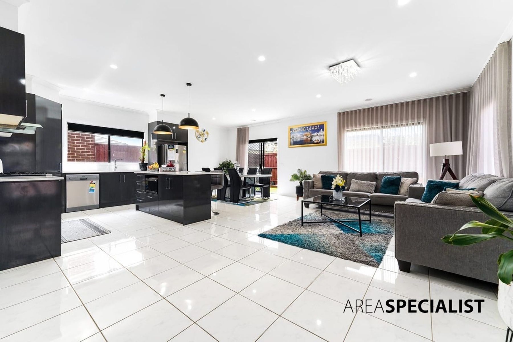 40 Bernardins Street, Clyde North, VIC 3978, Clyde North - Thumbnail 3