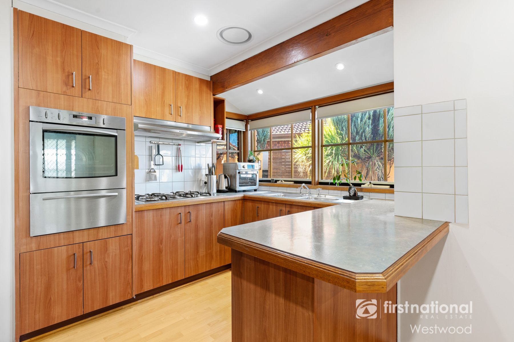 9 Hampton Court, Hoppers Crossing VIC 3029, Hoppers Crossing - Thumbnail 2