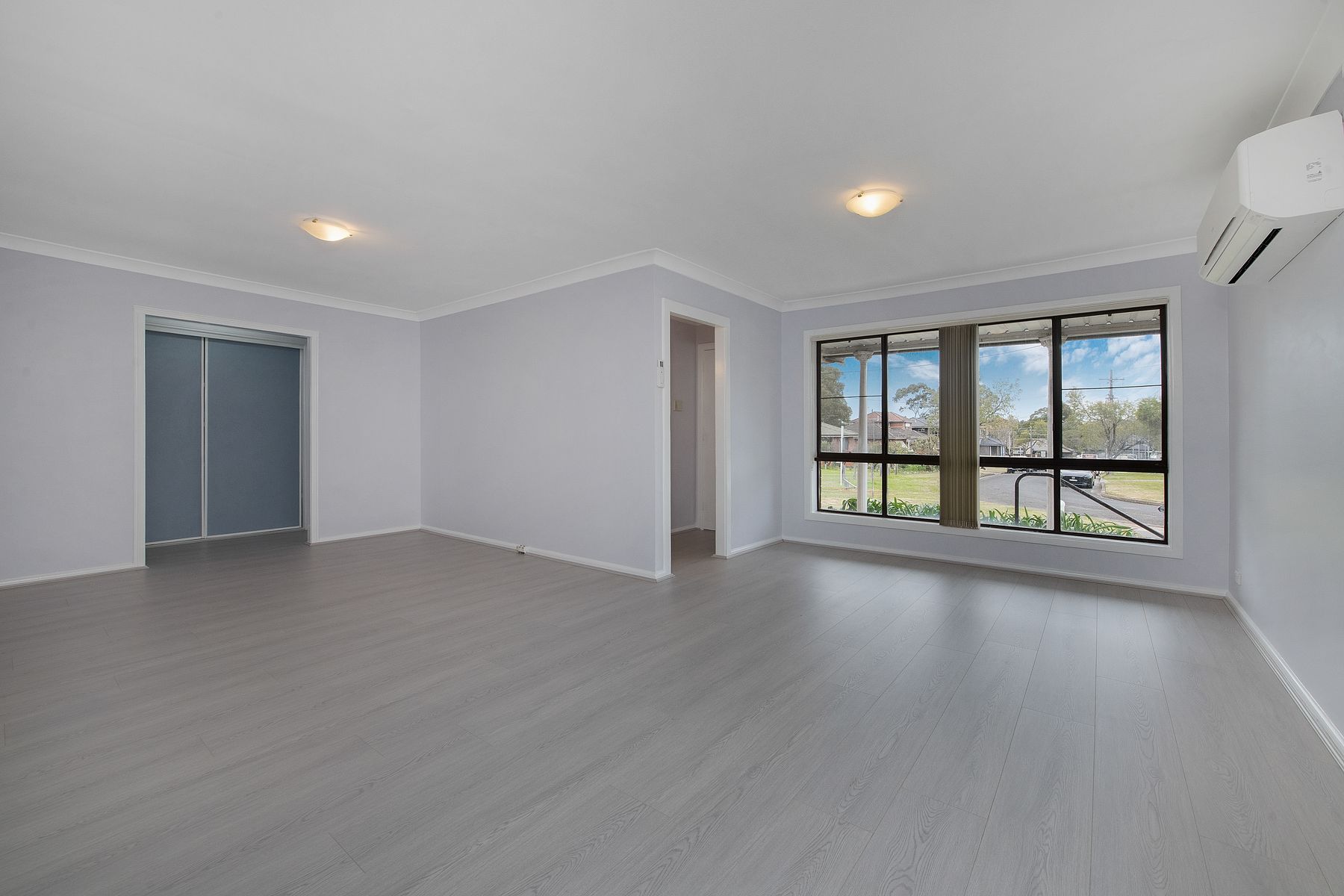 33 Toby Crescent, Panania NSW 2213, Panania - Thumbnail 2