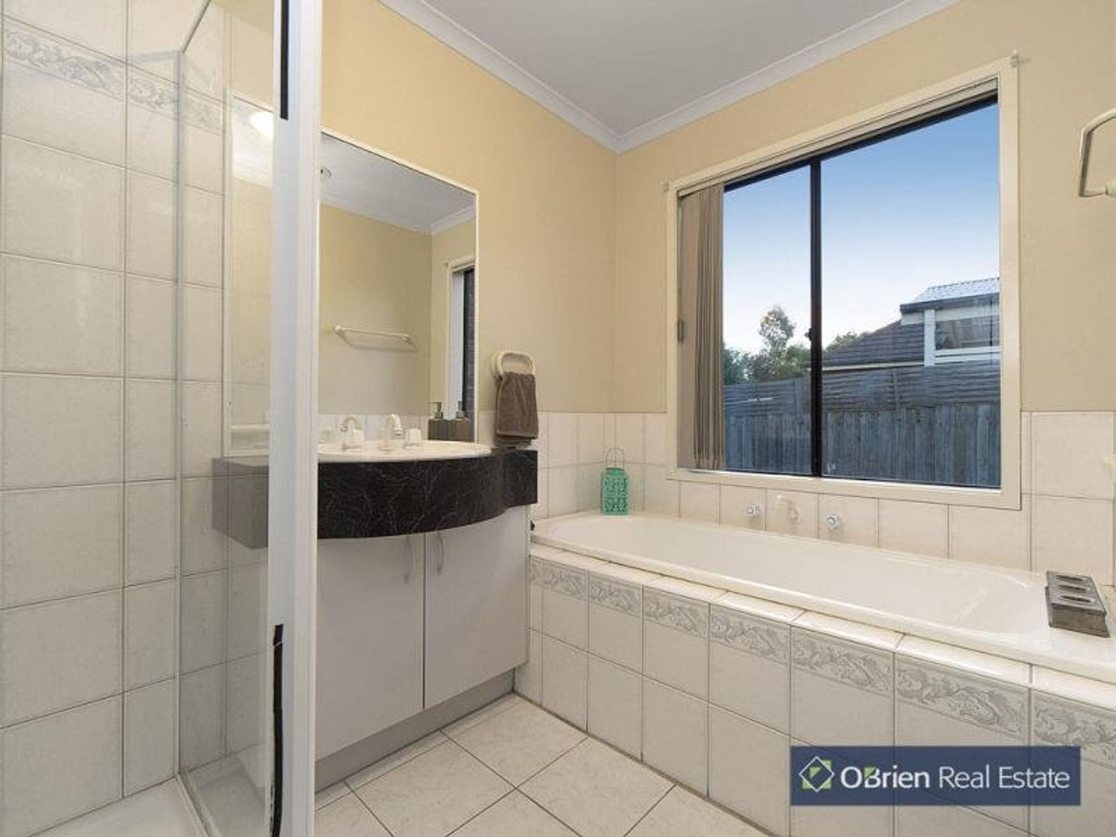 27 Sandalwood Drive, Narre Warren, VIC 3805, Narre Warren - Thumbnail 7