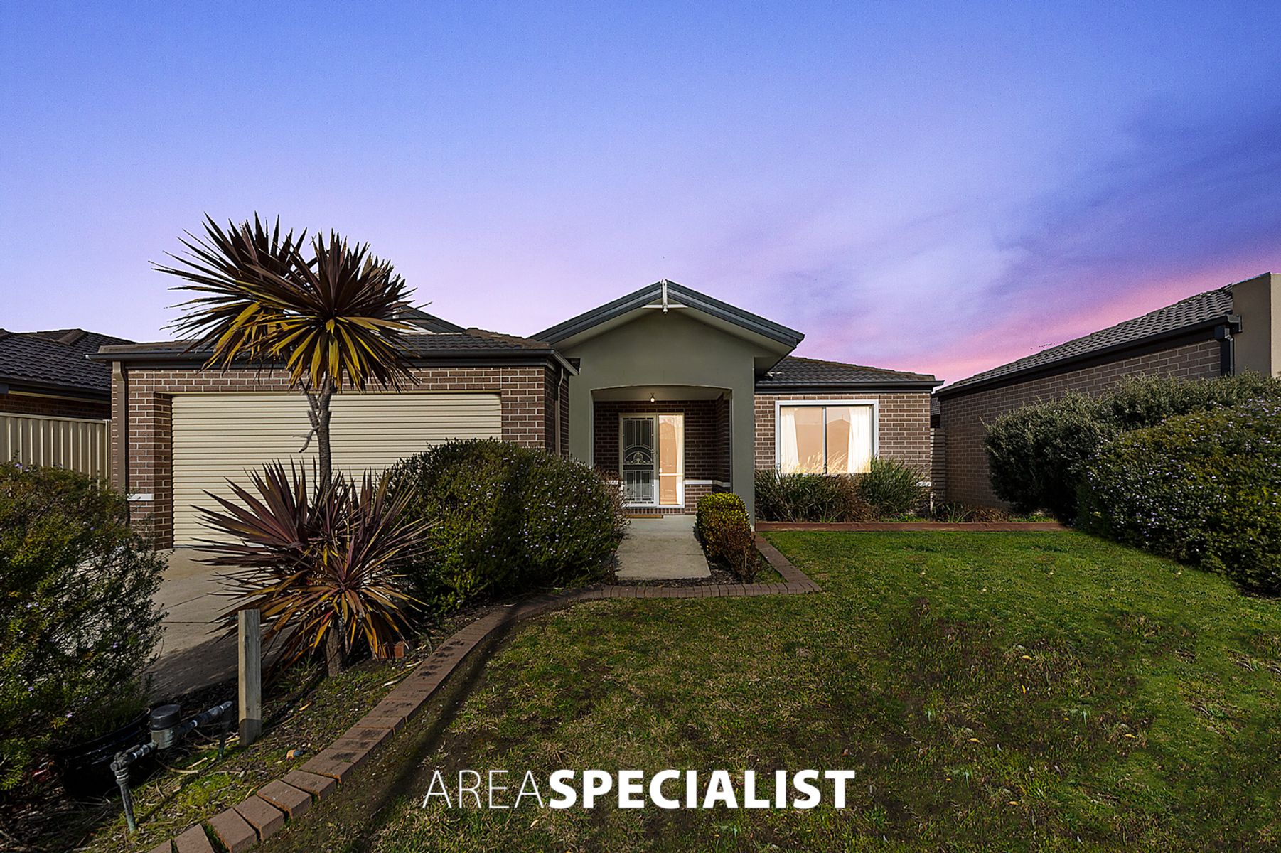 55 Bluehills Boulevard, Pakenham, VIC 3810, Pakenham - Thumbnail 2