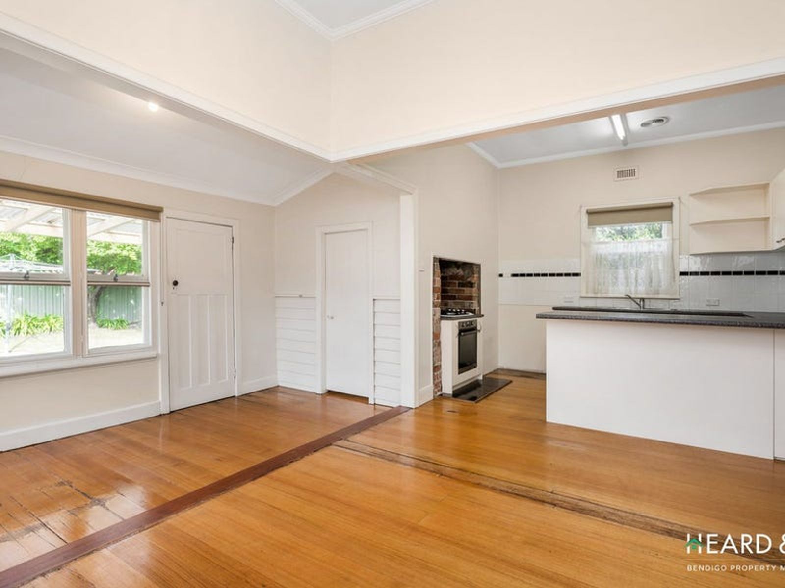4 Burr Street, Bendigo VIC 3550, Bendigo - Thumbnail 3