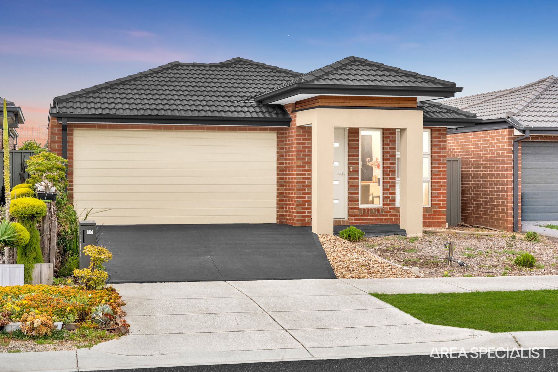 10 Raspberry Way, Kurunjang, VIC 3337, Kurunjang - Thumbnail 2
