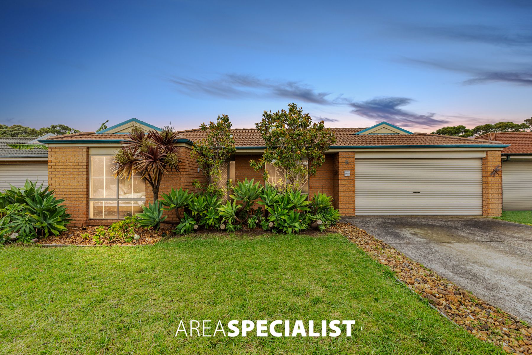 8 Capri Court, Pakenham, VIC 3810, Pakenham - Thumbnail 2