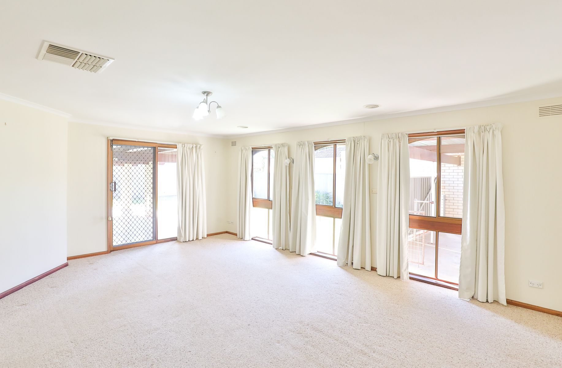 21 McKendrick Avenue, Mildura - Thumbnail 2