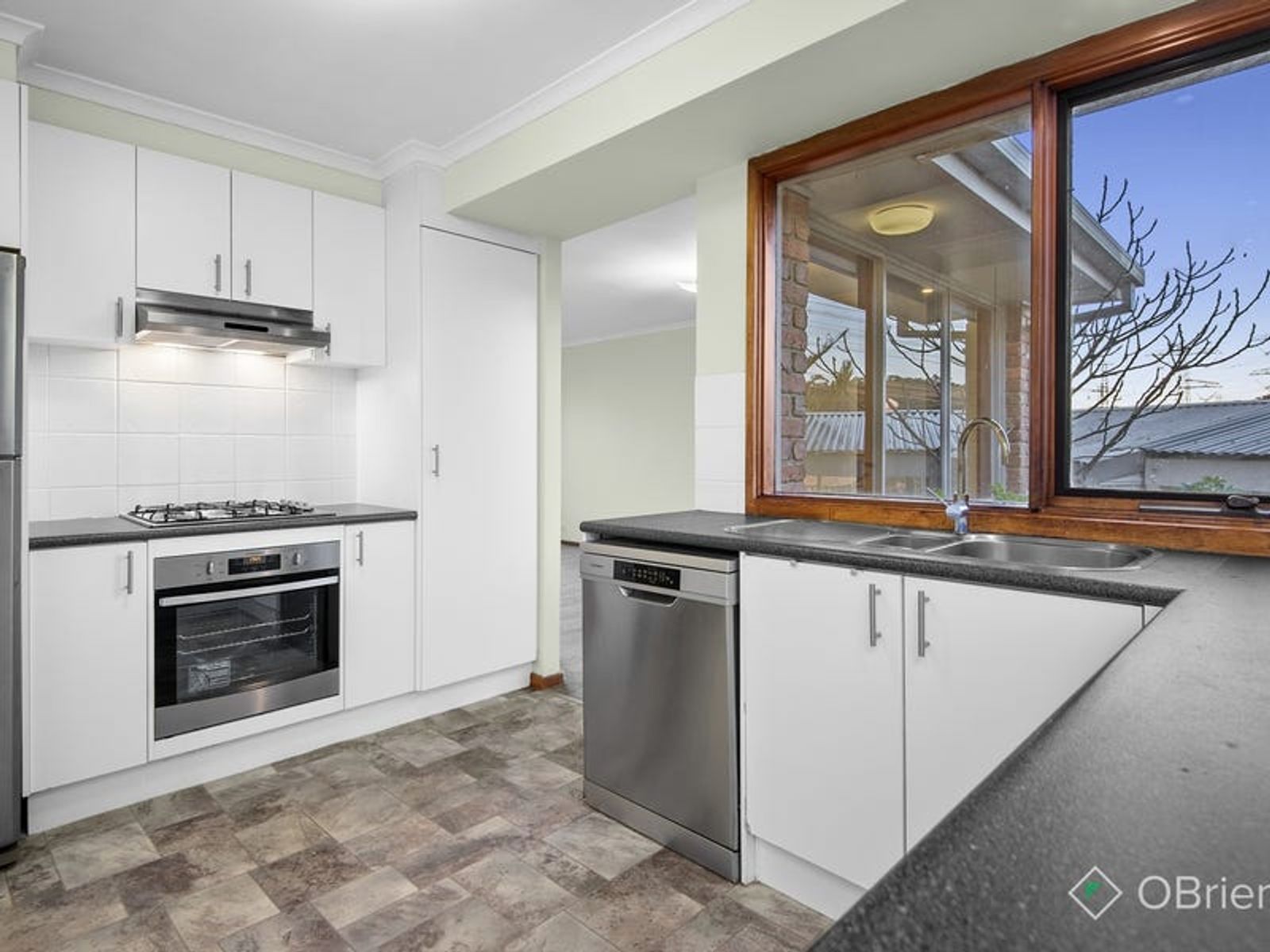 10 Redleap Court, Endeavour Hills, VIC 3802, Endeavour Hills - Thumbnail 3