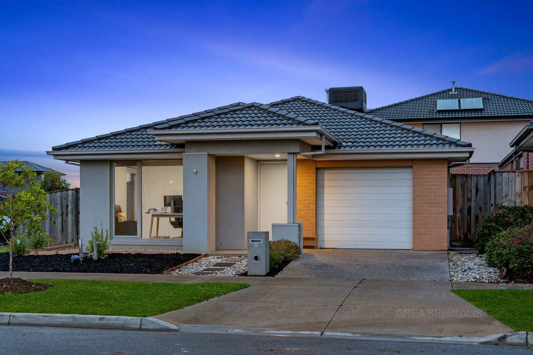 8 Buckland Circuit, Werribee, VIC 3030, Werribee - Thumbnail 3