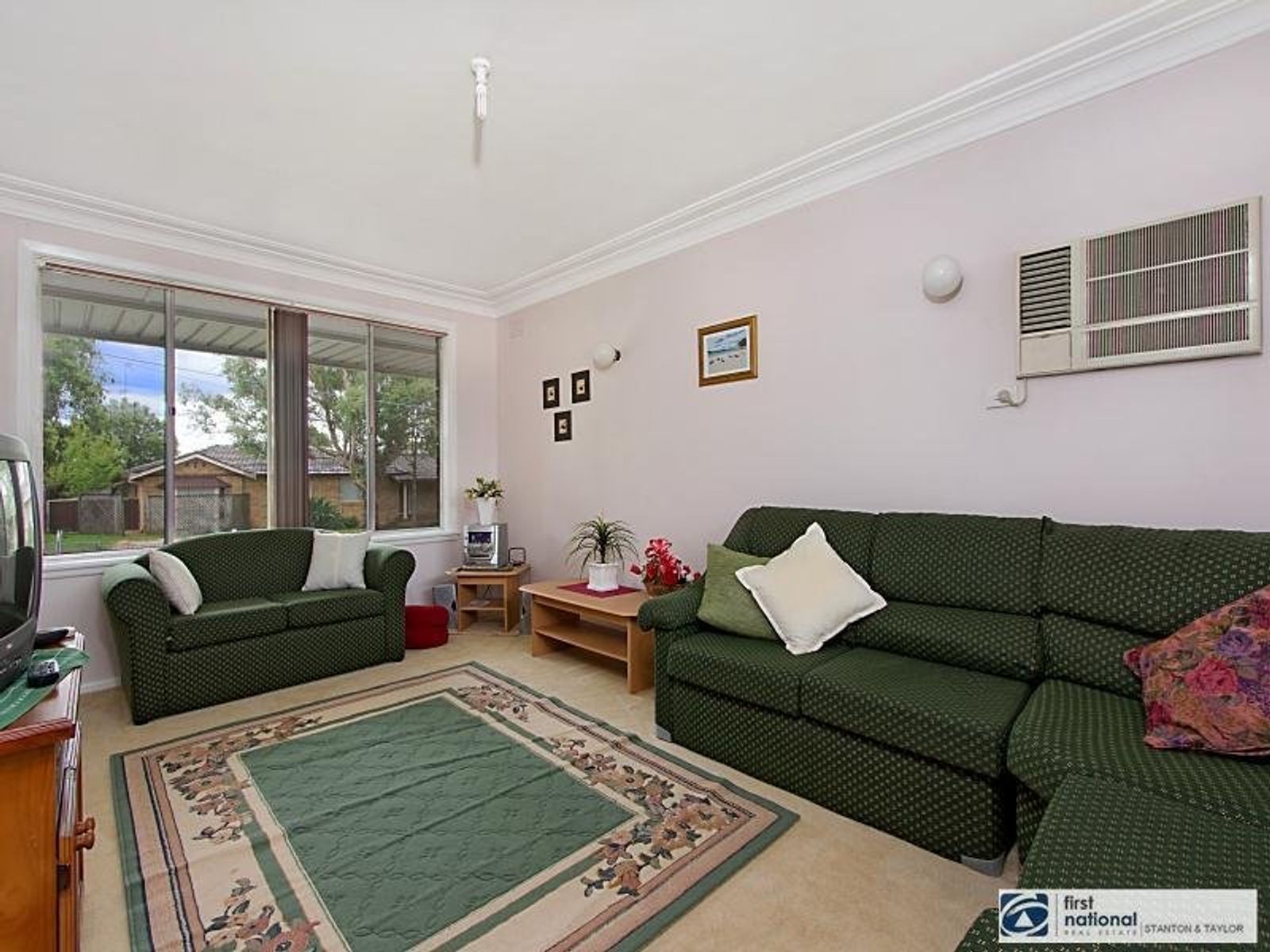 4 Elizabeth Crescent, Kingswood - Thumbnail 5