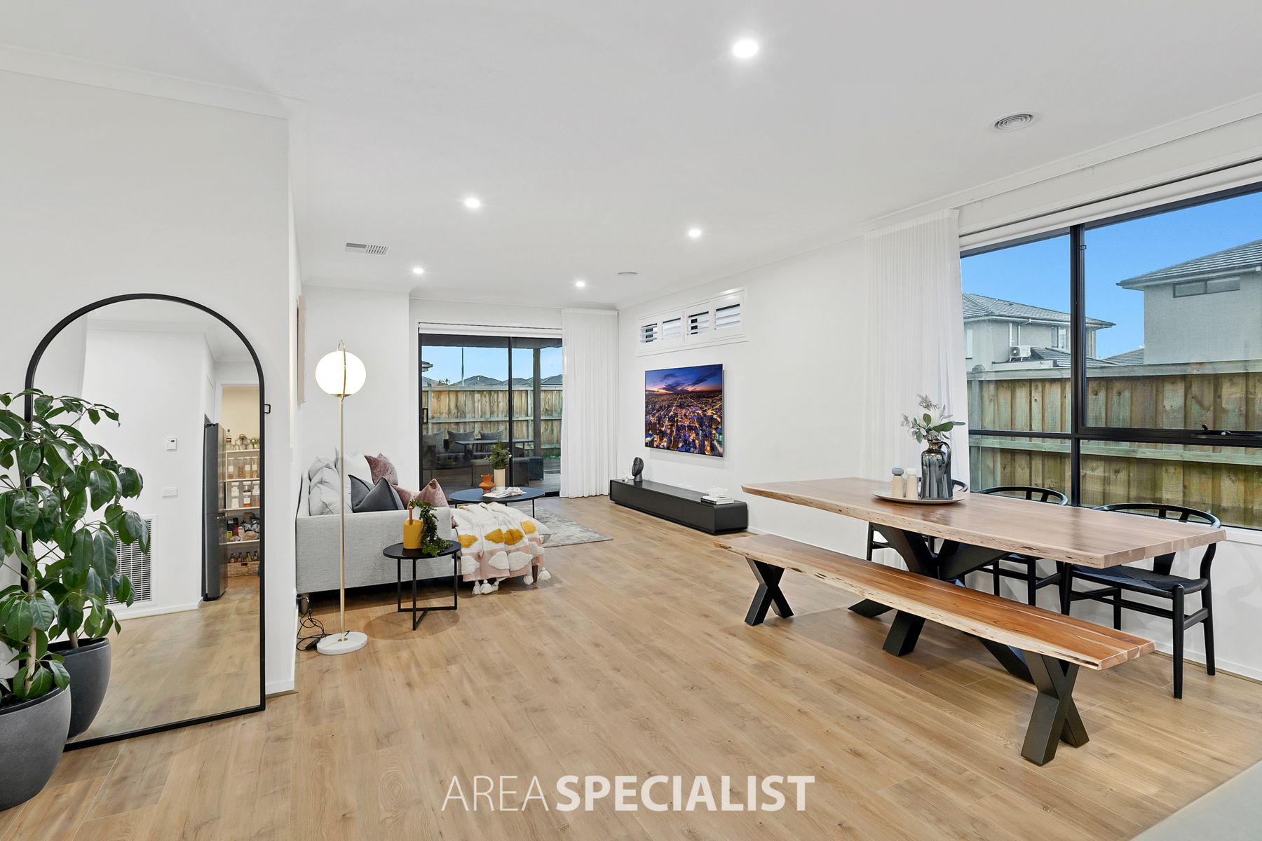 5 Carcoola Rise, Clyde North, VIC 3978, Clyde North - Thumbnail 4