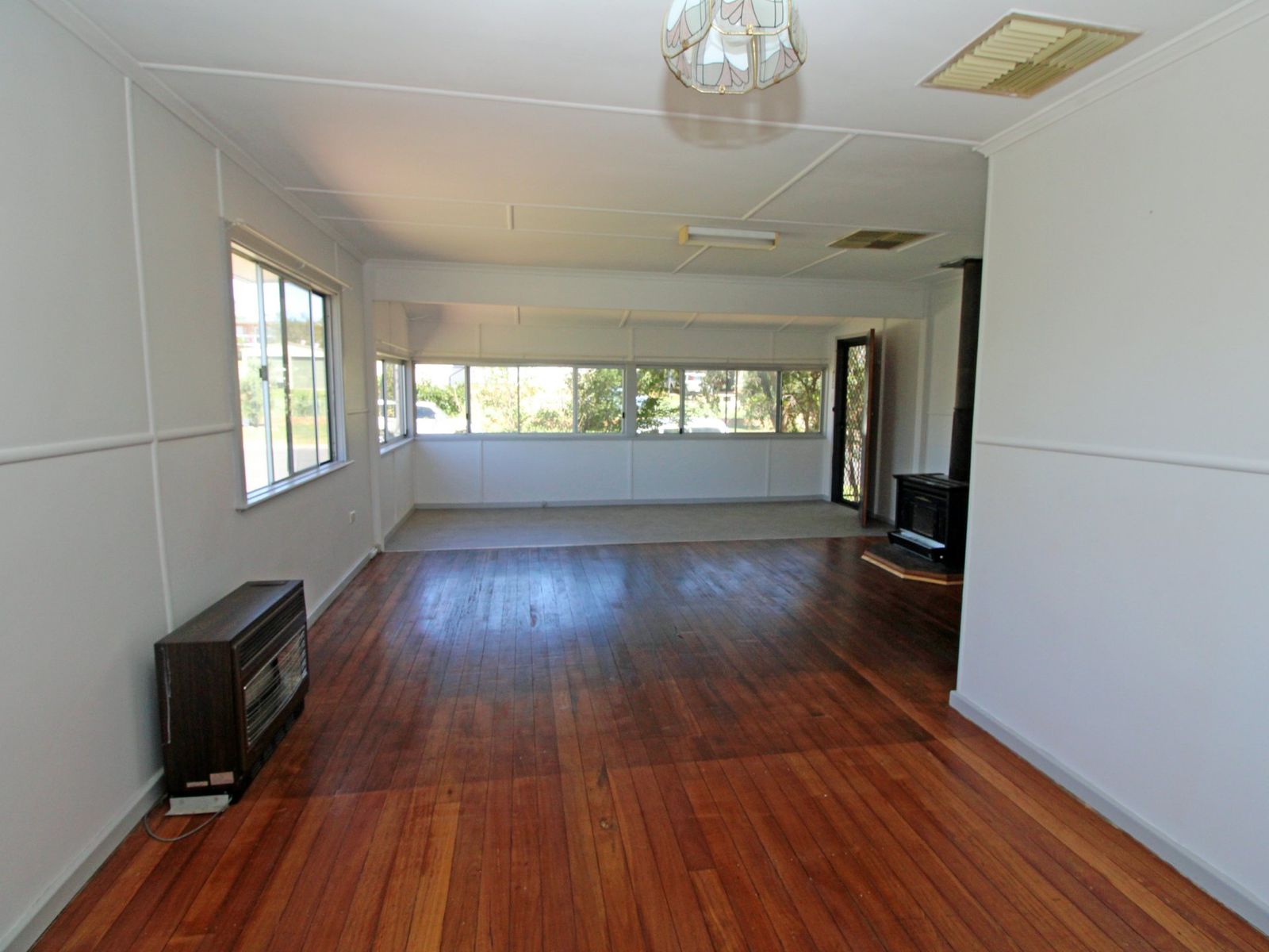 14 Clowes Crescent, Warwick - Thumbnail 5