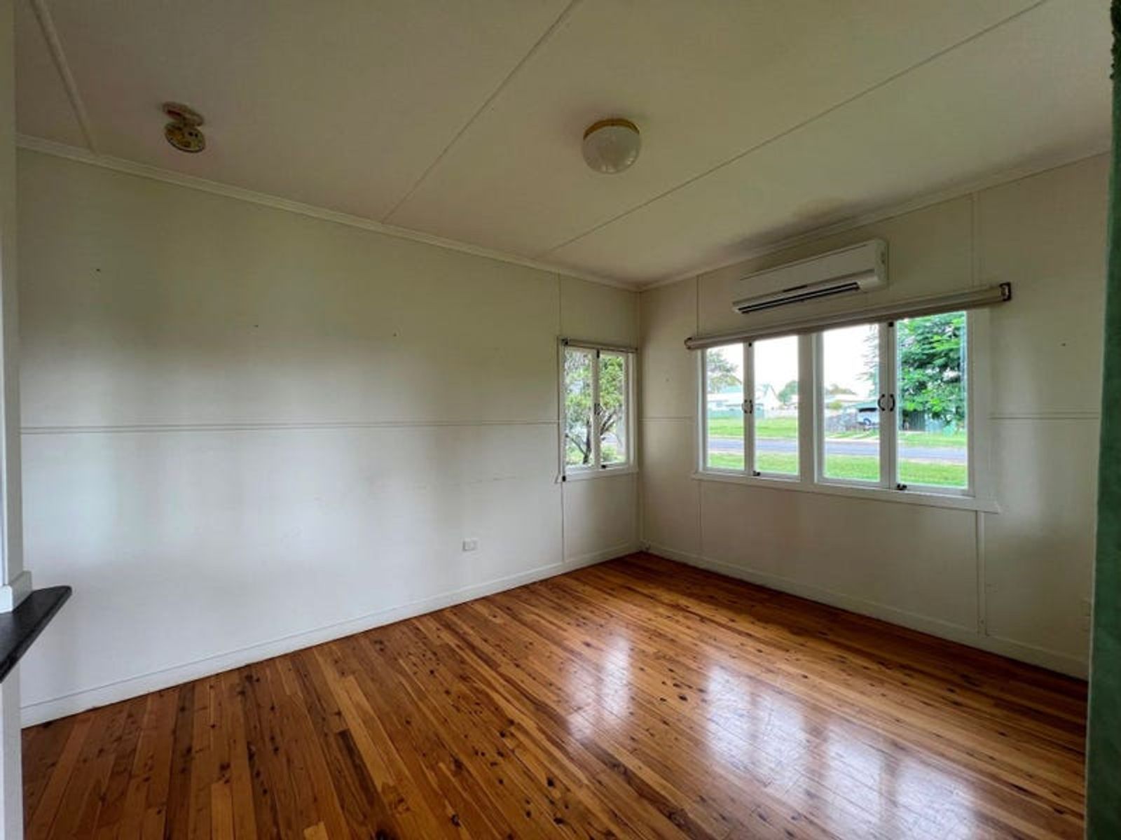 8 East St, Wandoan QLD 4419, Wandoan - Thumbnail 3