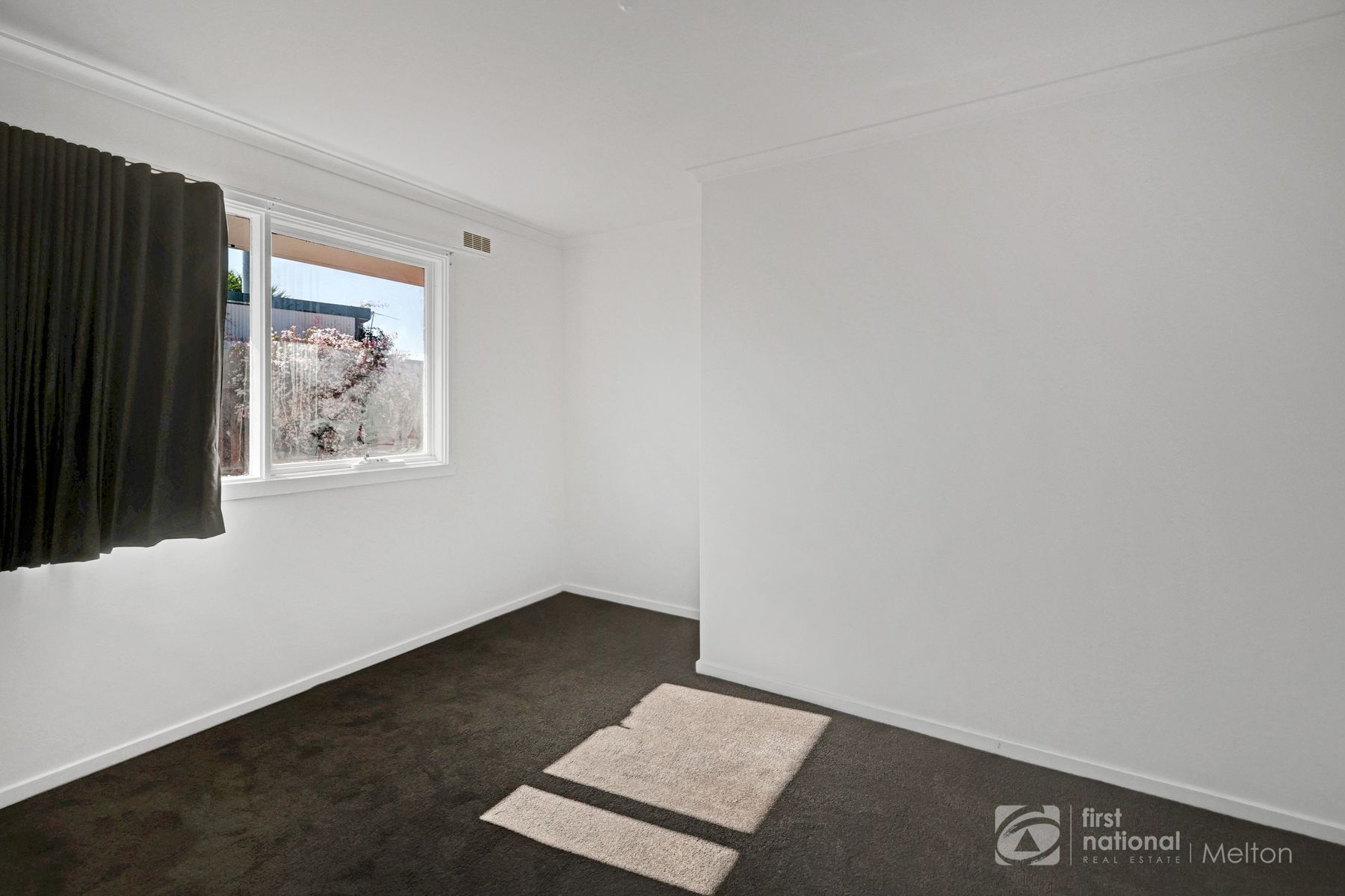 31 McDonald Street, Melton South VIC 3338, Melton South - Thumbnail 6