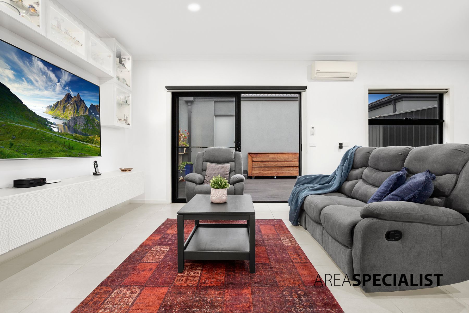 61 Strathlea Drive, Cranbourne West, VIC 3977, Cranbourne West - Thumbnail 2