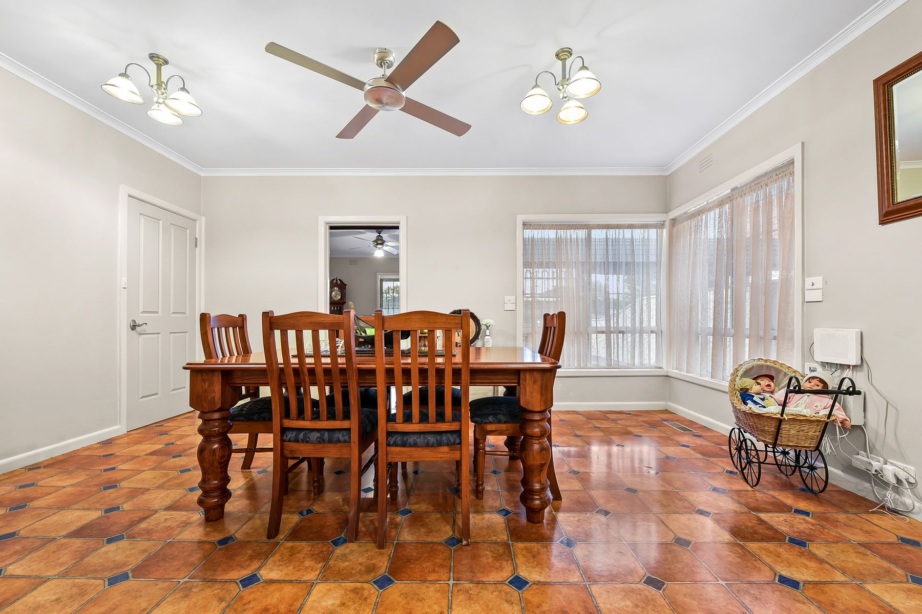 17 Theodore Avenue, Noble Park, VIC 3174, Noble Park - Thumbnail 4