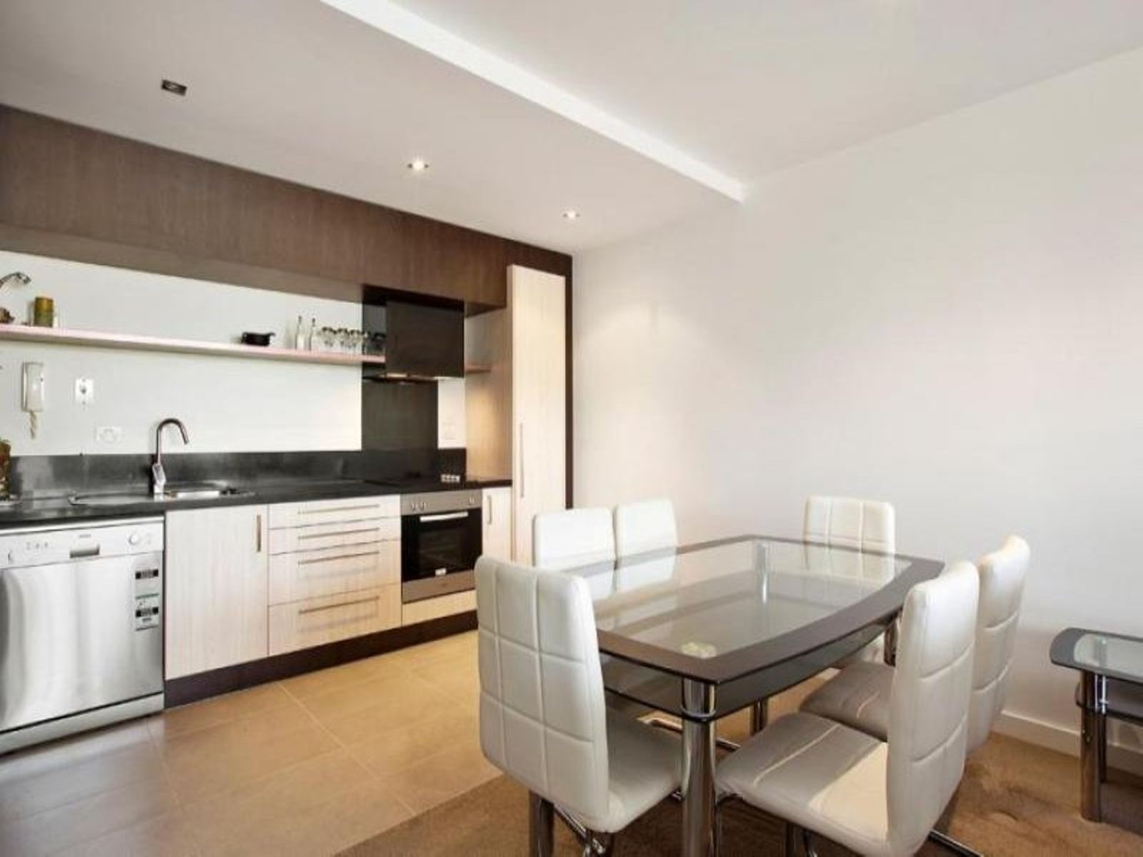 10/4 Crefden Street, Maidstone - Thumbnail 3