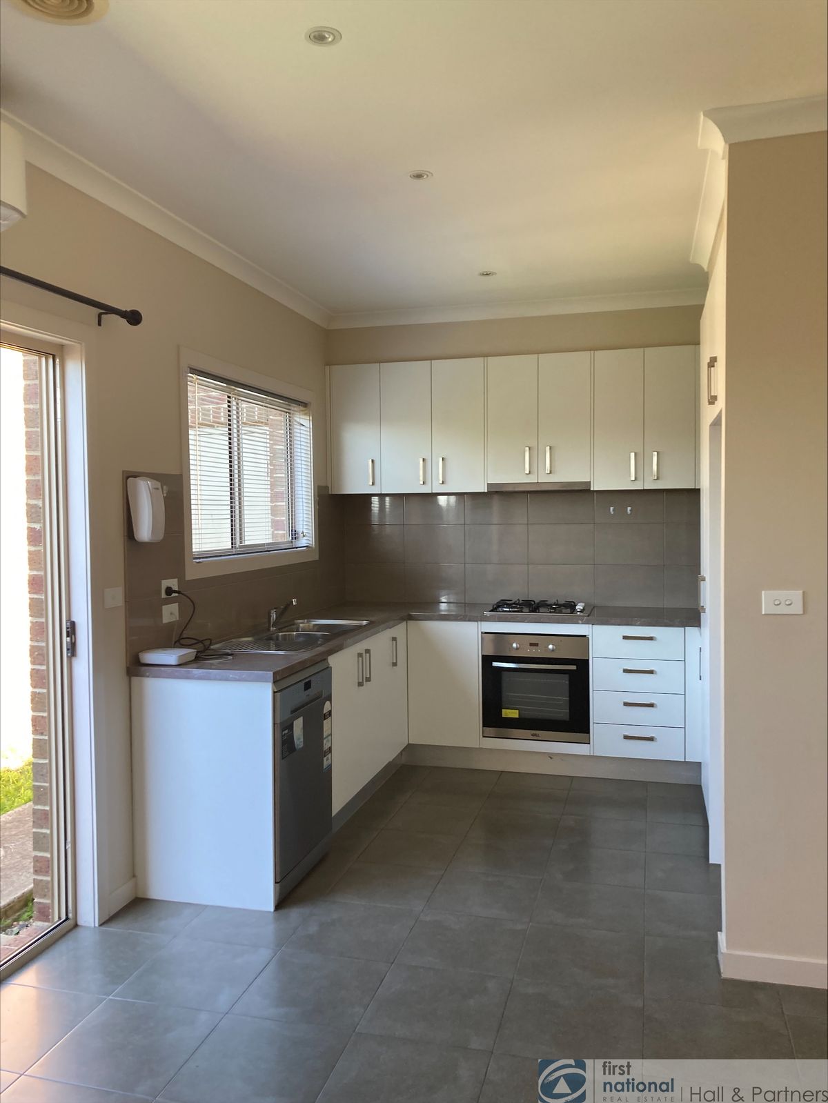 11 Anbar Mews, Hallam VIC 3803, Hallam - Thumbnail 2