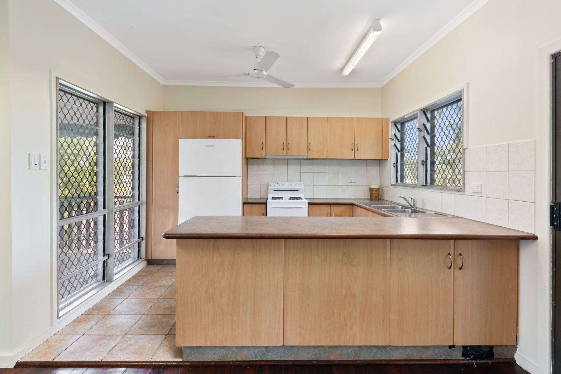 16 Pott Street, Moil NT 0810, Moil - Thumbnail 4